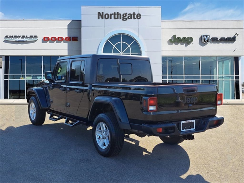 Used 2023 Jeep Gladiator Sport S 4x4 Truck