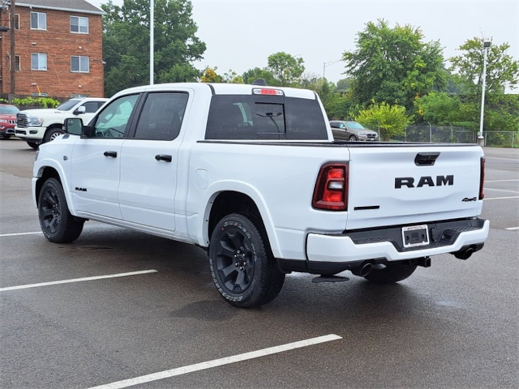 New 2026 Ram 1500 BIG HORN CREW CAB 4X4 5'7 BOX Pickup