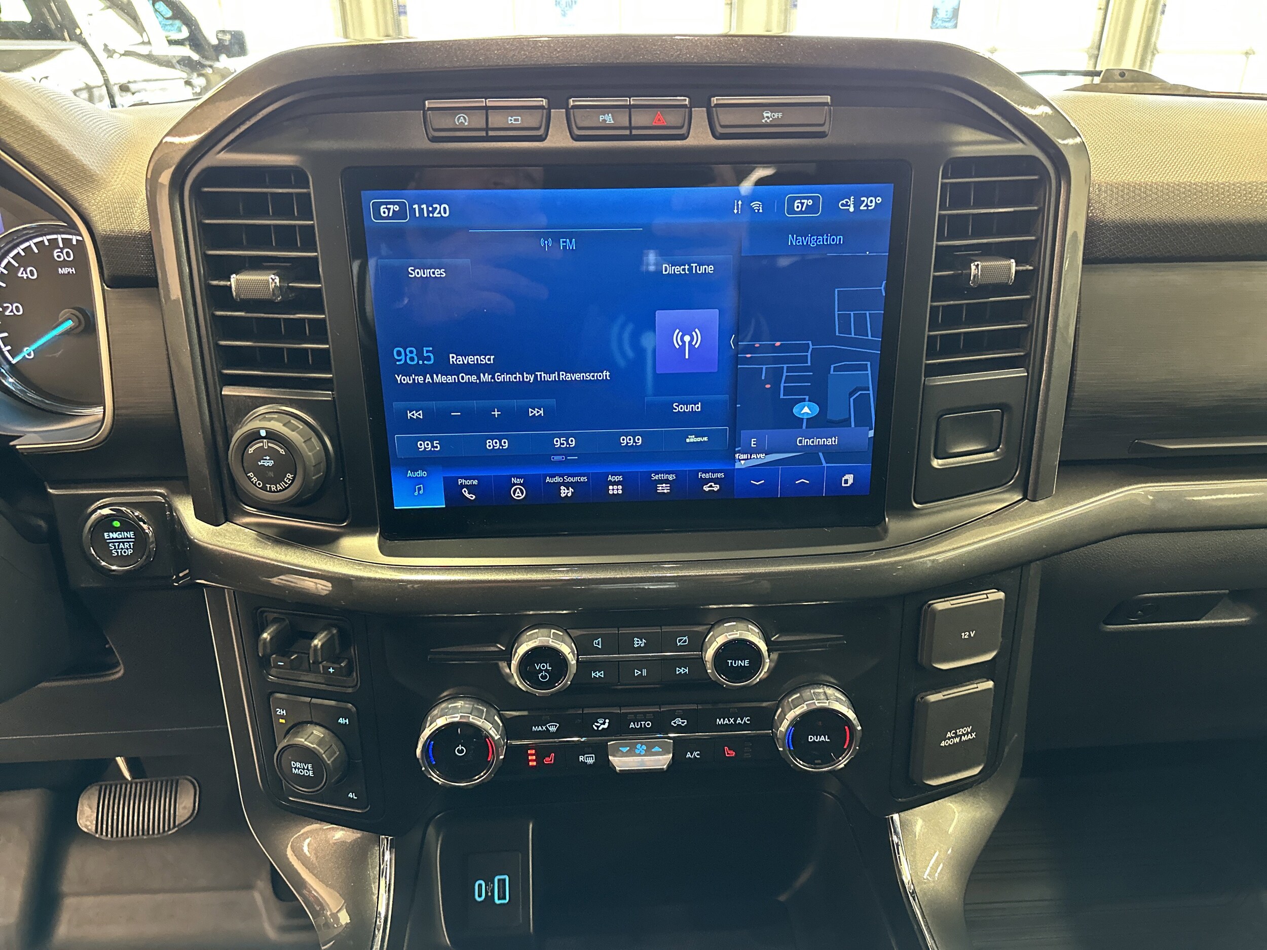 2023 Ford F-150 XLT photo 3