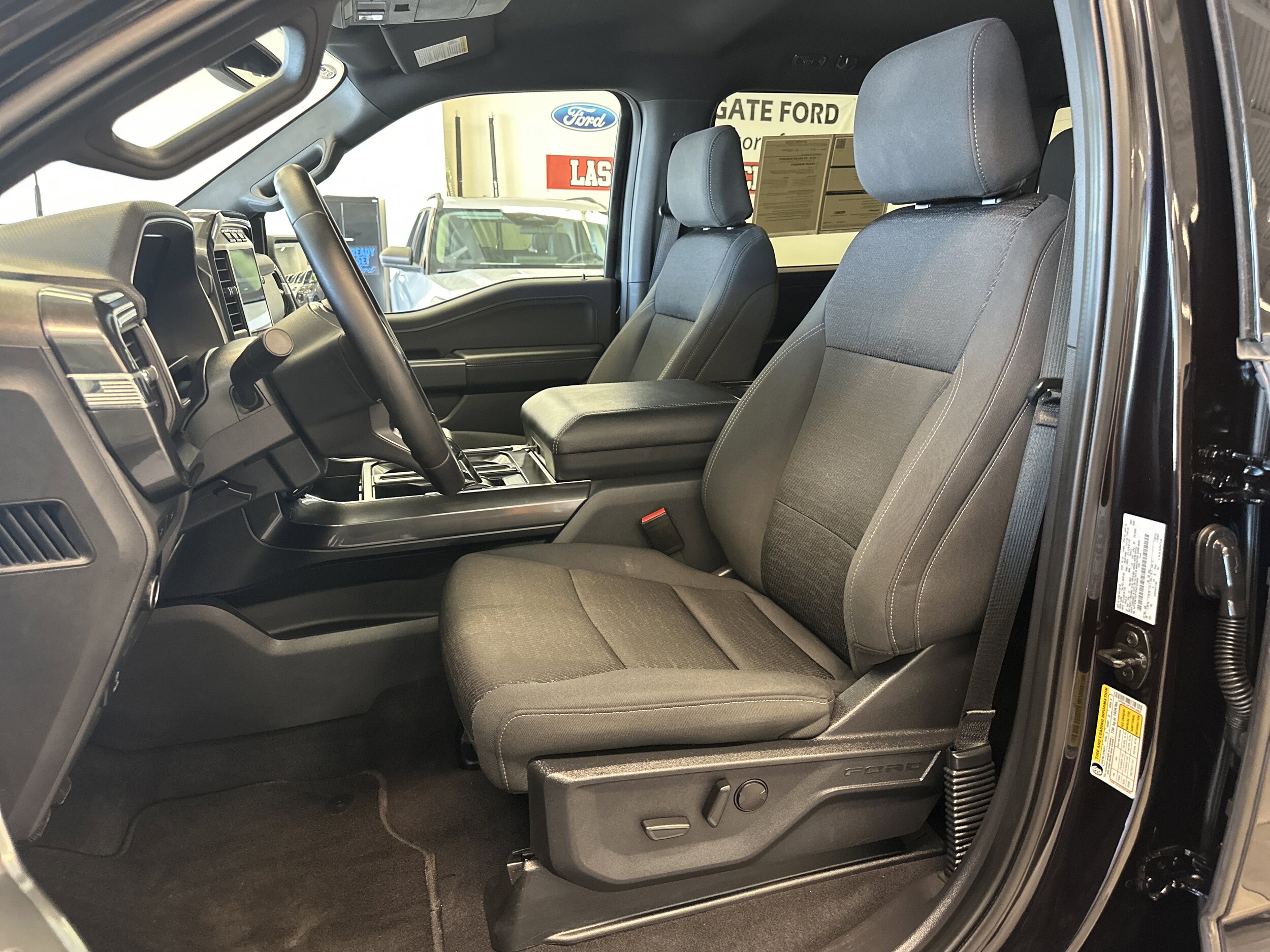 2023 Ford F-150 XLT photo 4