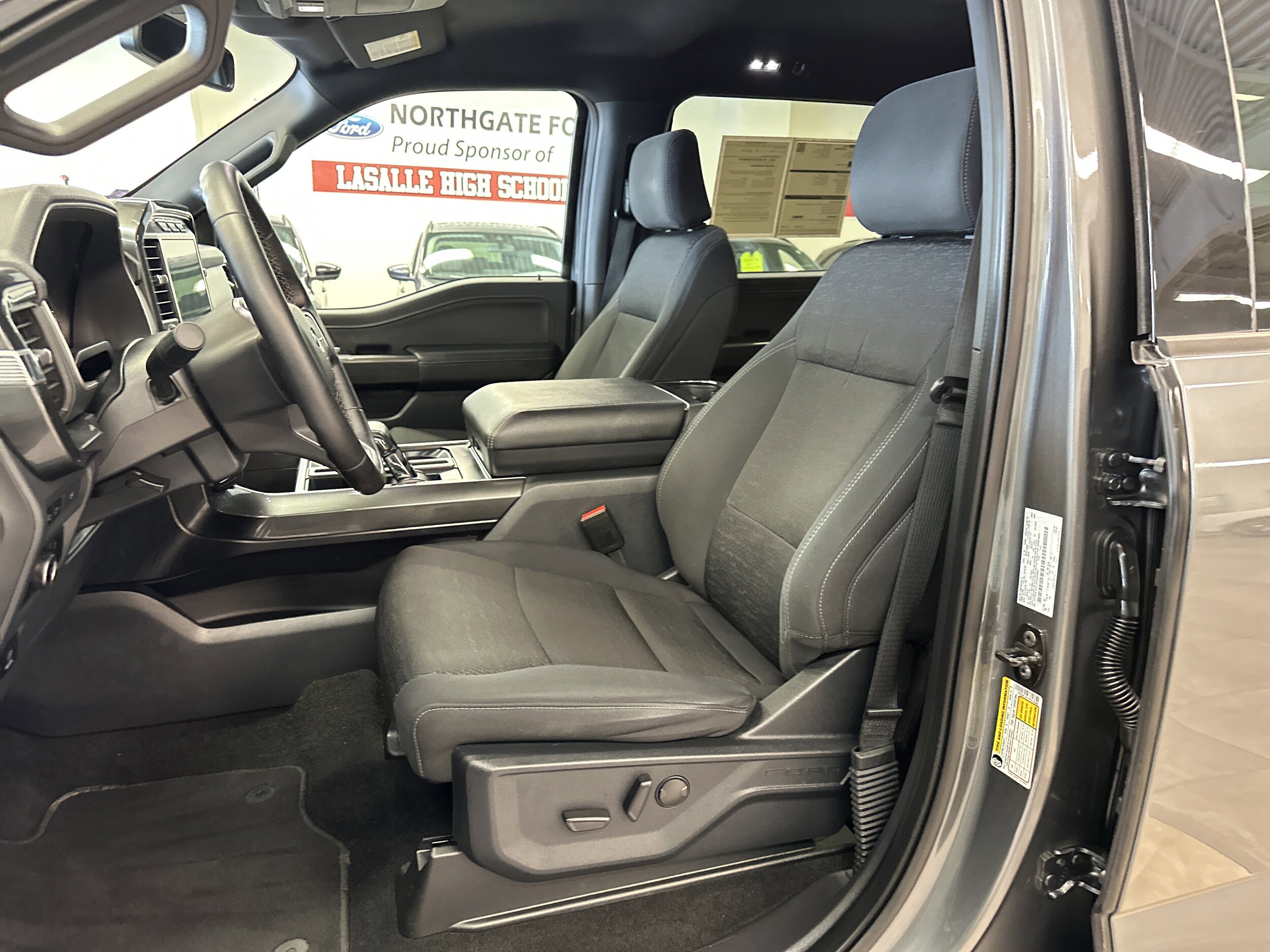 2023 Ford F-150 XLT photo 3