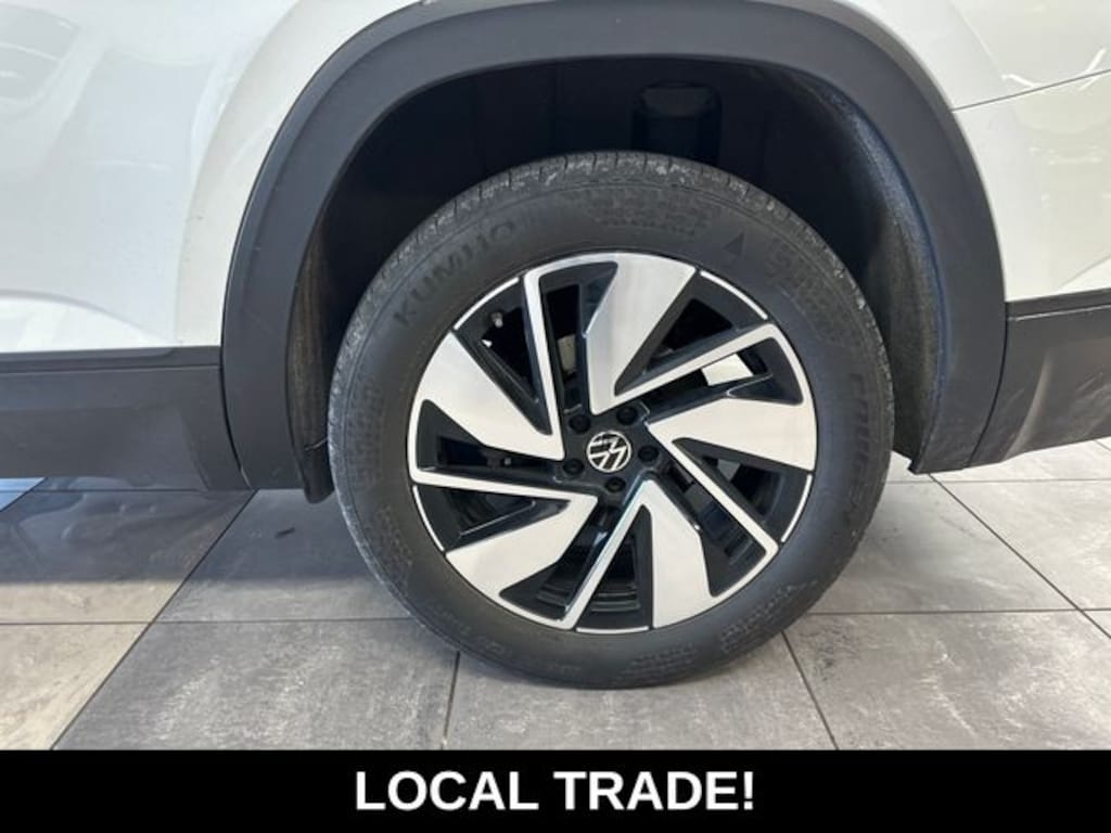 Used 2024 Volkswagen Atlas 2.0T SE w/Technology SUV