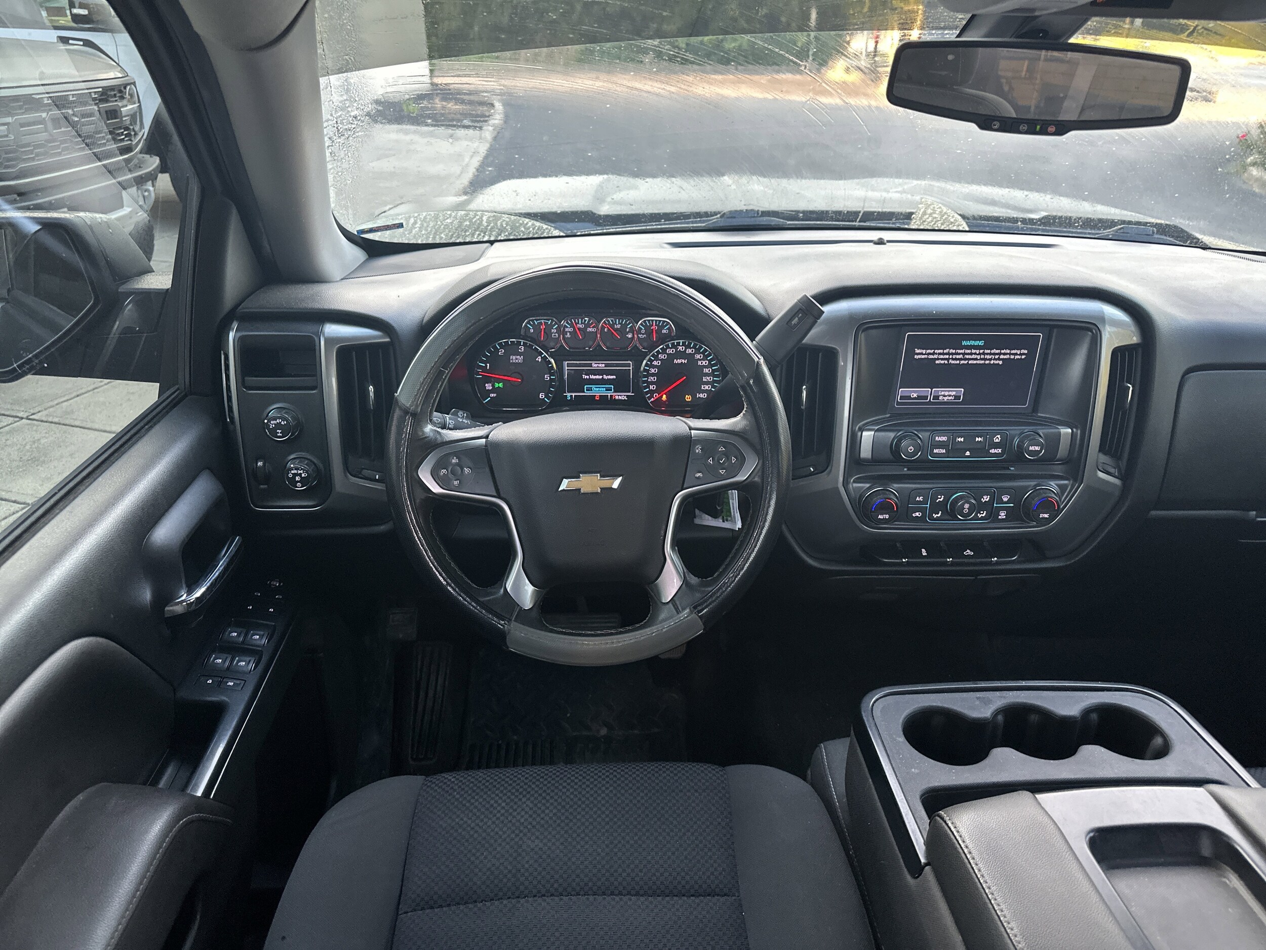 2018 Chevrolet Silverado 1500 LT photo 2