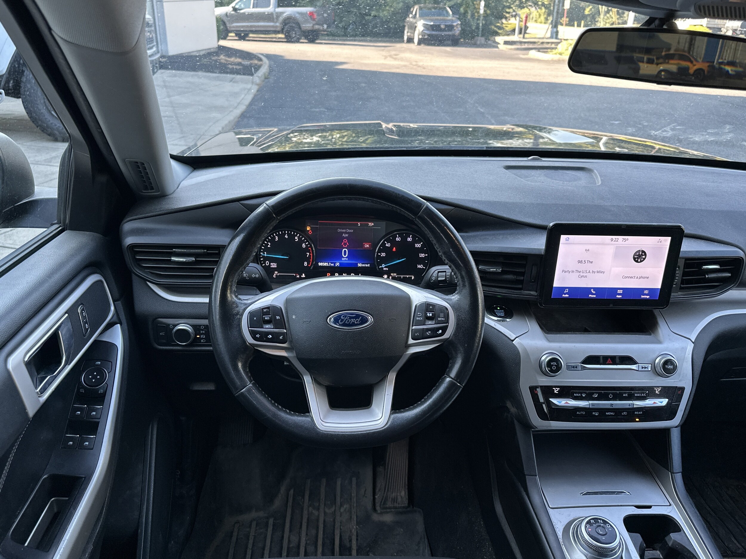 2021 Ford Explorer XLT photo 2