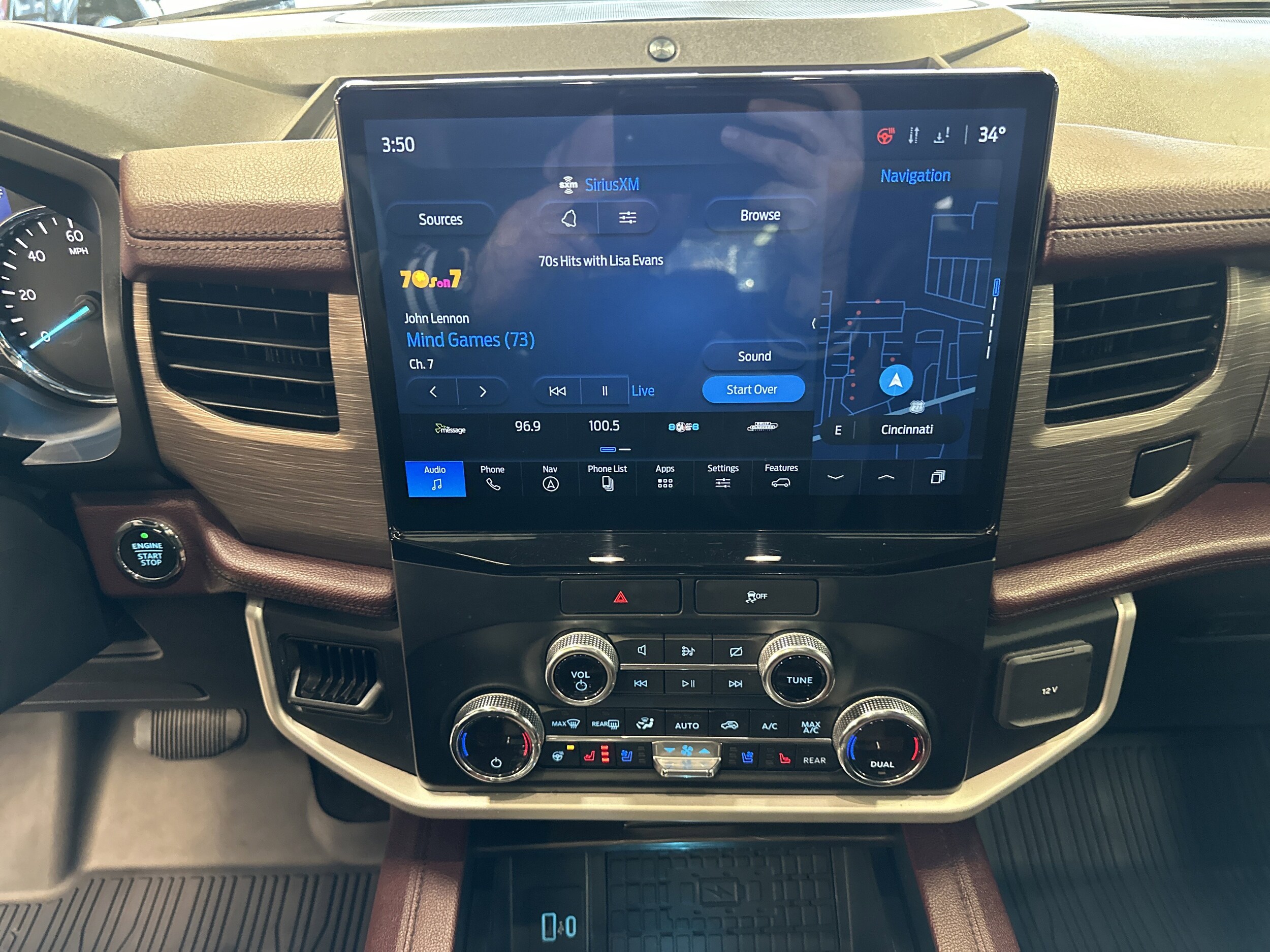 2022 Ford Expedition MAX Limited photo 3