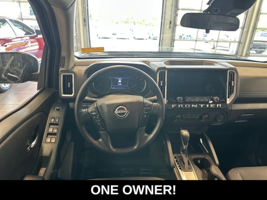 Used 2025 Nissan Frontier SV Truck Crew Cab