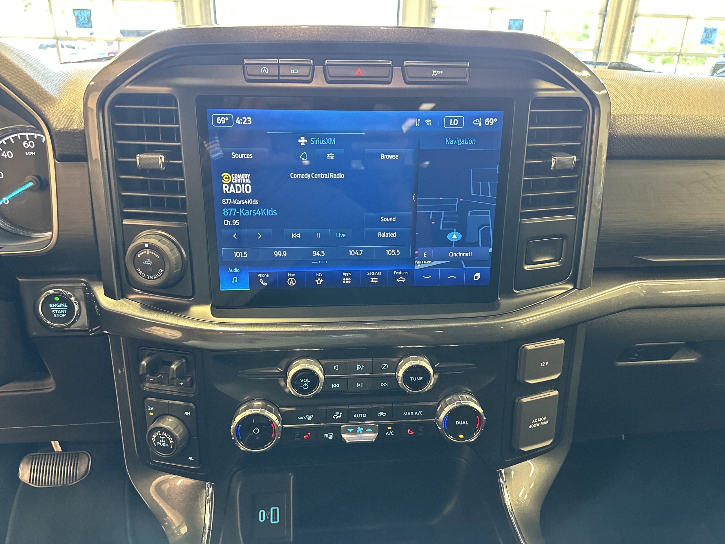2023 Ford F-150 XLT photo 3