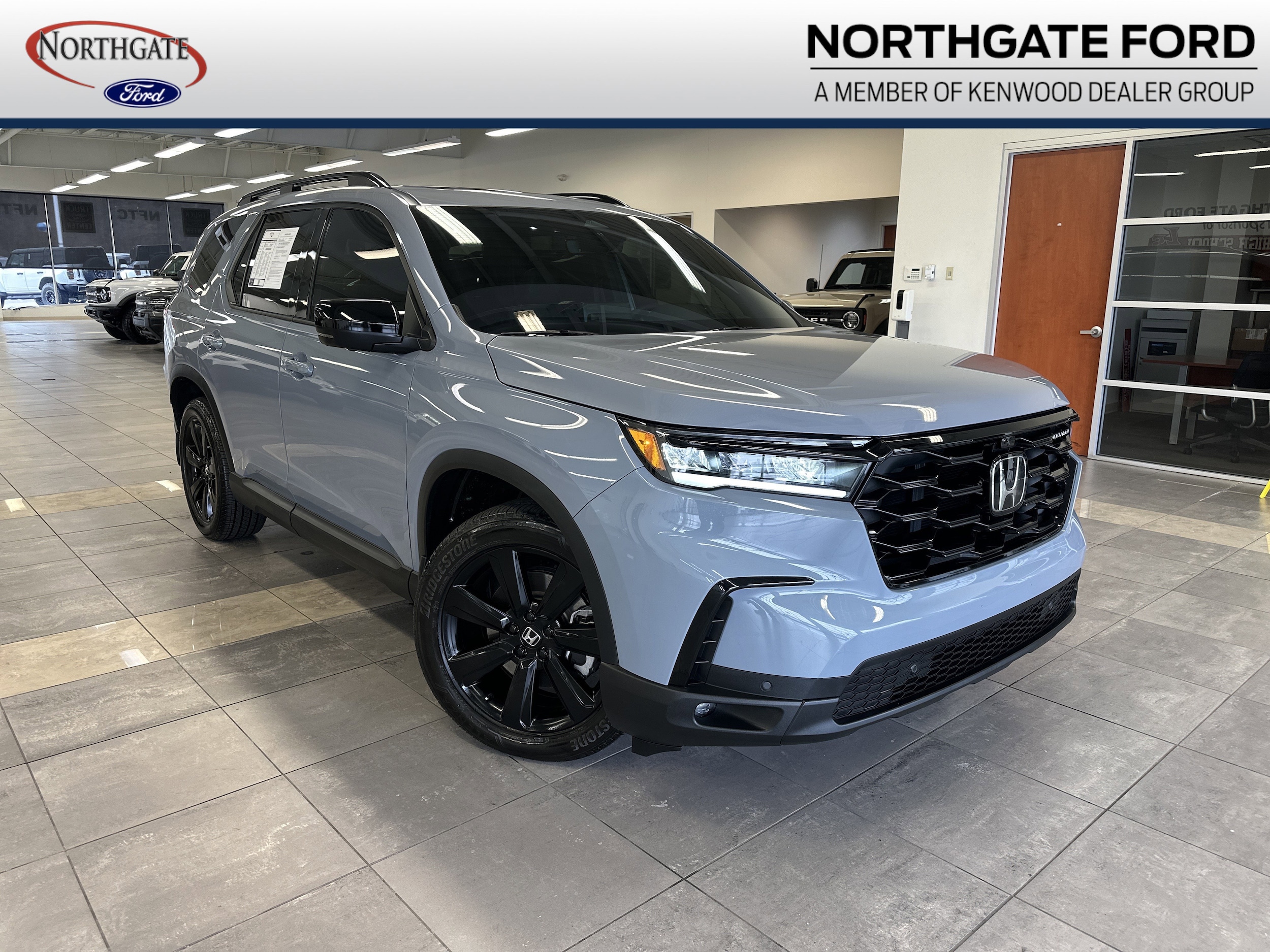 2025 Honda Pilot Black Edition's photo