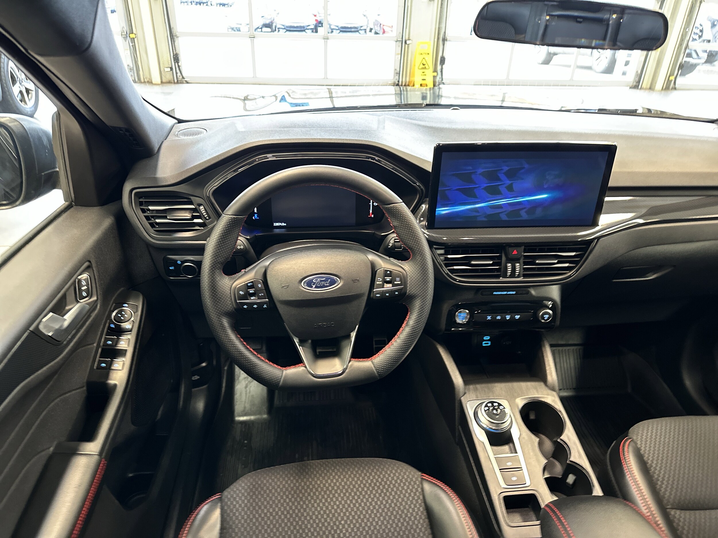 2023 Ford Escape ST-Line photo 2