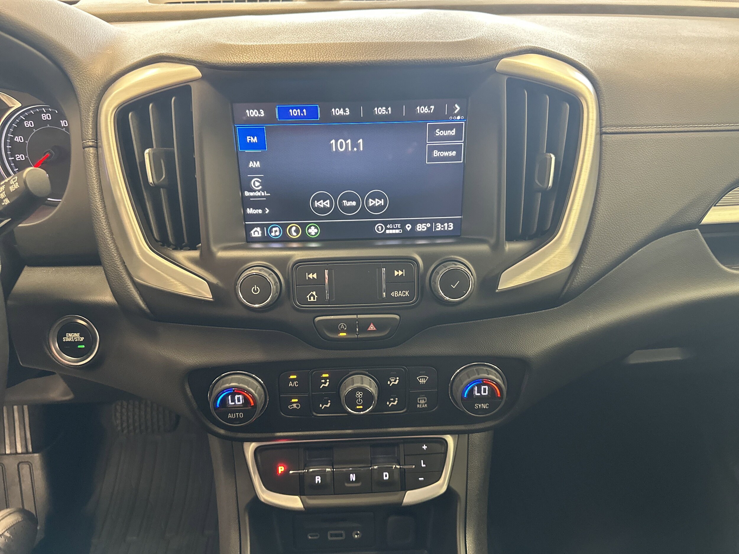 2022 Gmc Terrain SLT photo 2