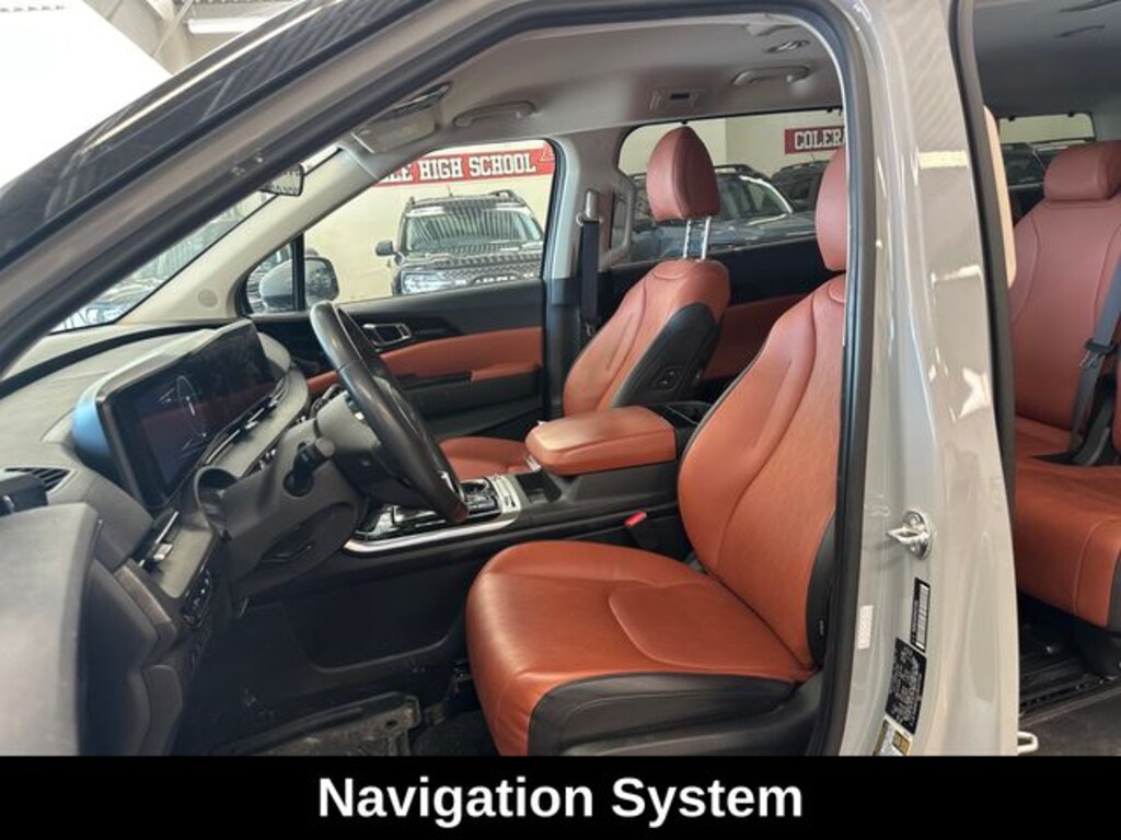 Used 2024 Kia Carnival SX Minivan/Van