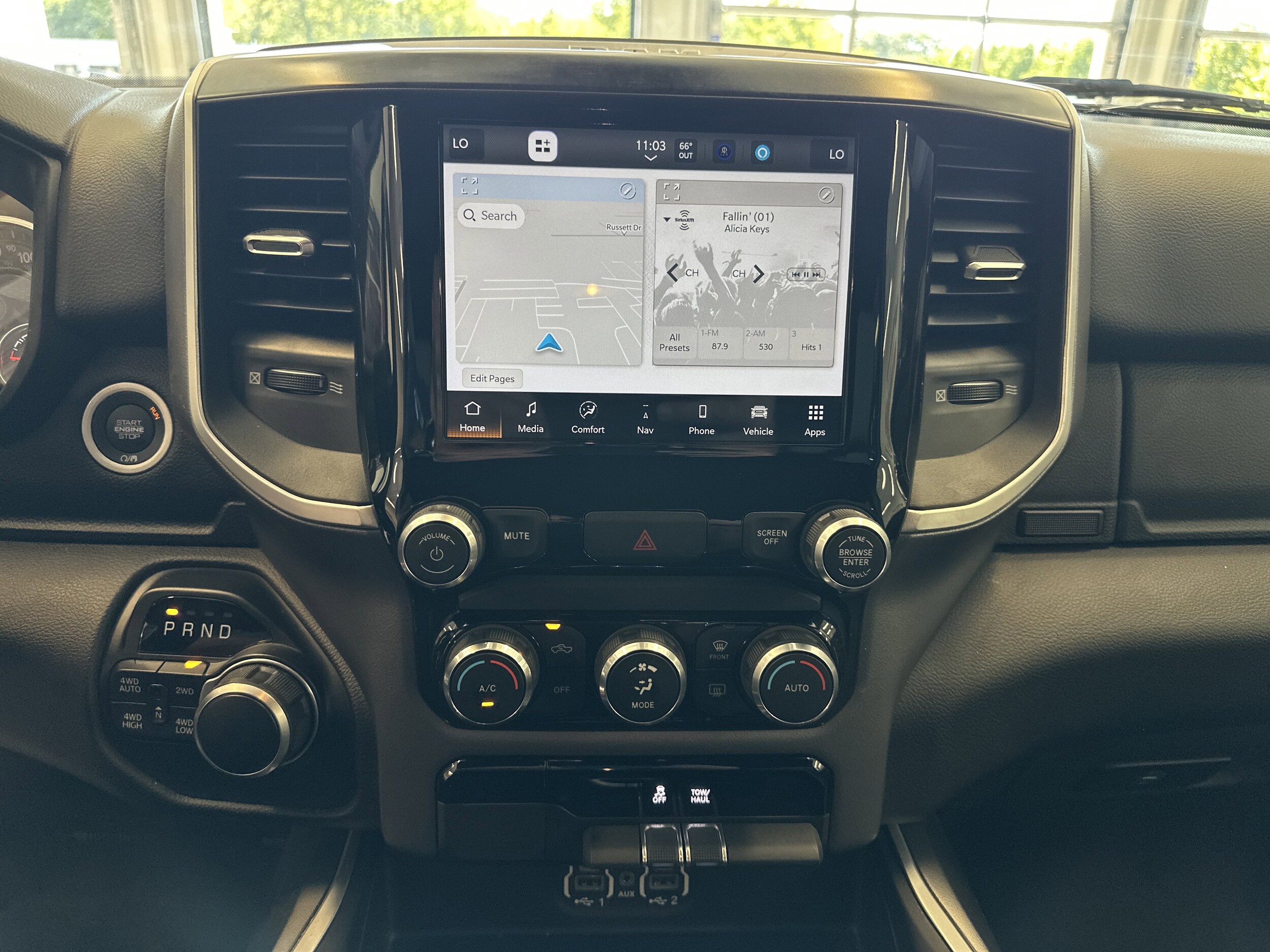 2022 Ram 1500 Big Horn photo 3