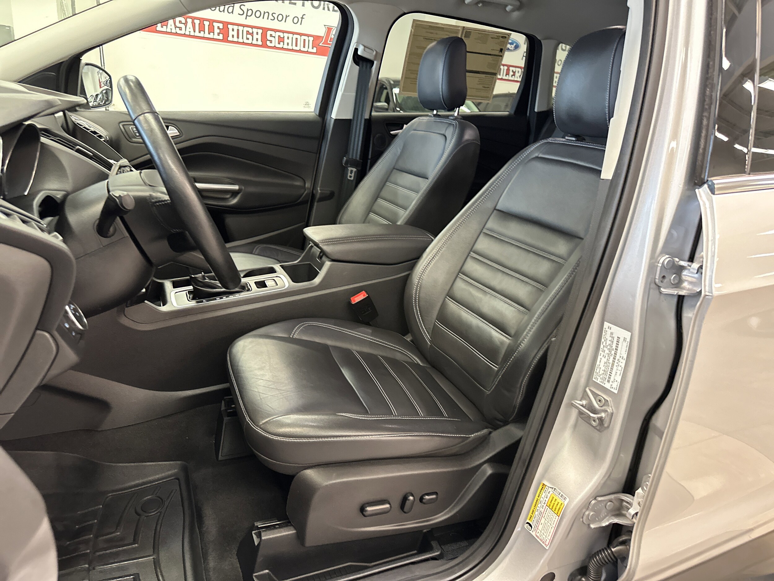 2019 Ford Escape Titanium photo 3