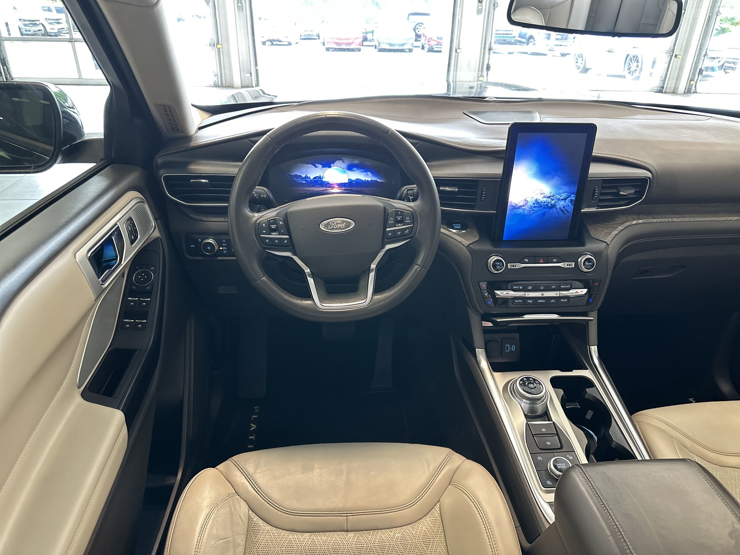 2020 Ford Explorer Platinum photo 2