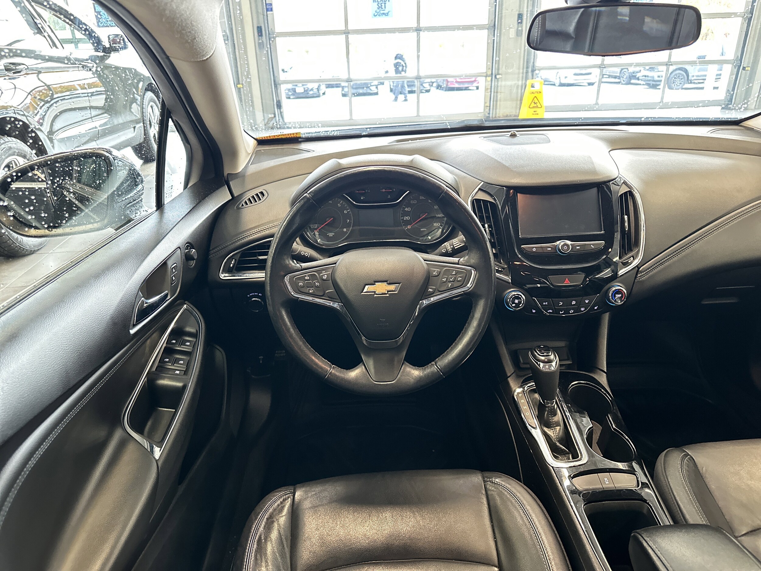 2018 Chevrolet Cruze Premier photo 2