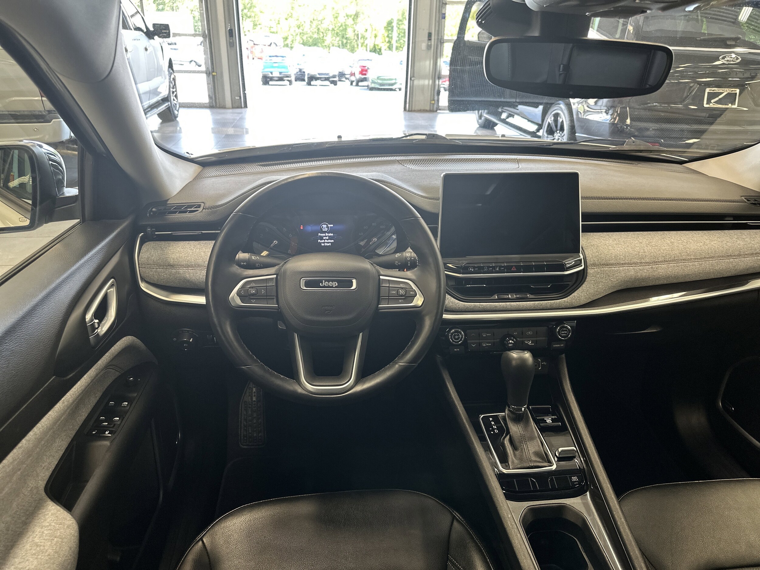 2022 Jeep Compass Latitude Lux photo 2