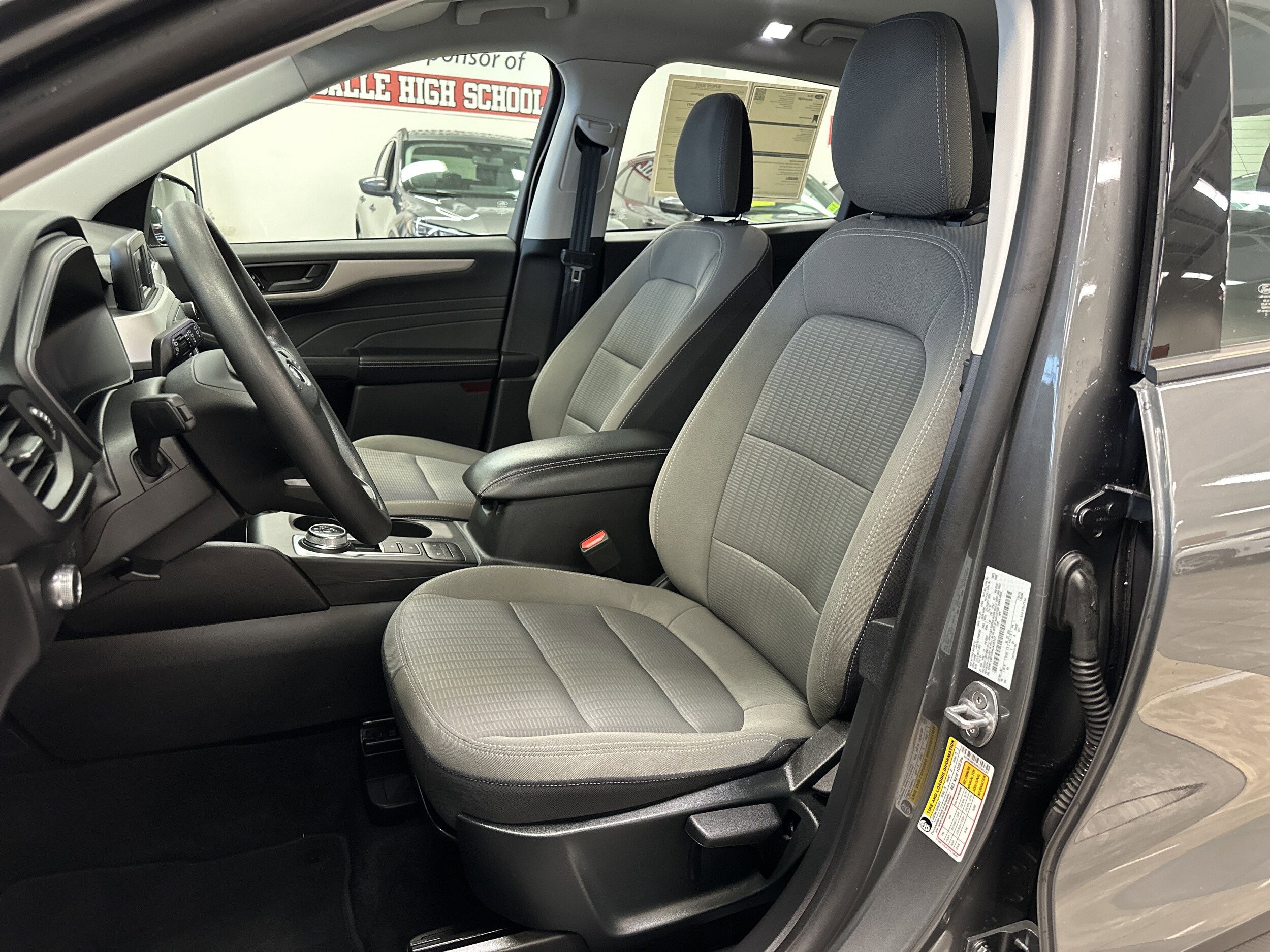 2022 Ford Escape S photo 4