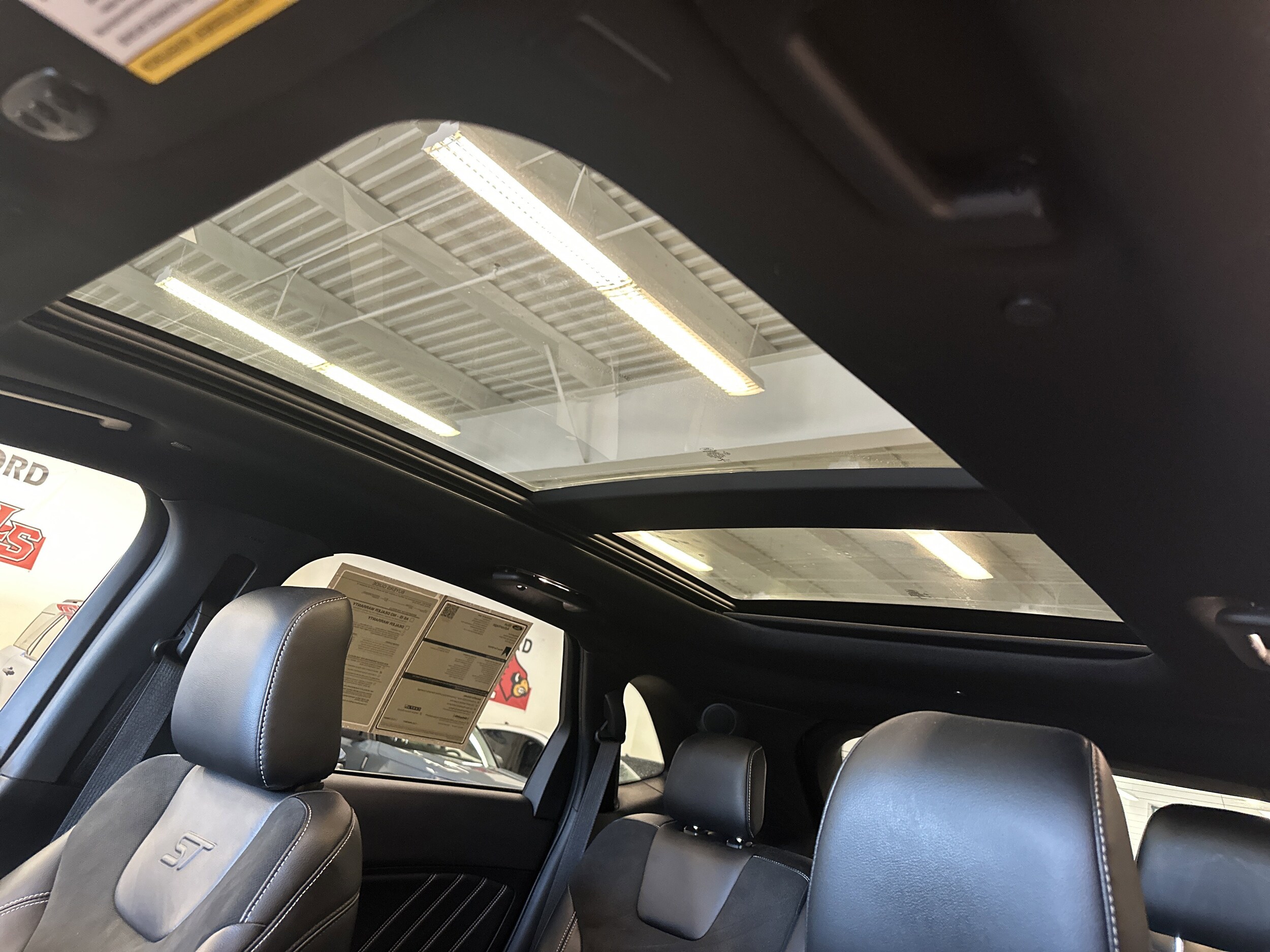 2022 Ford Edge ST photo 4