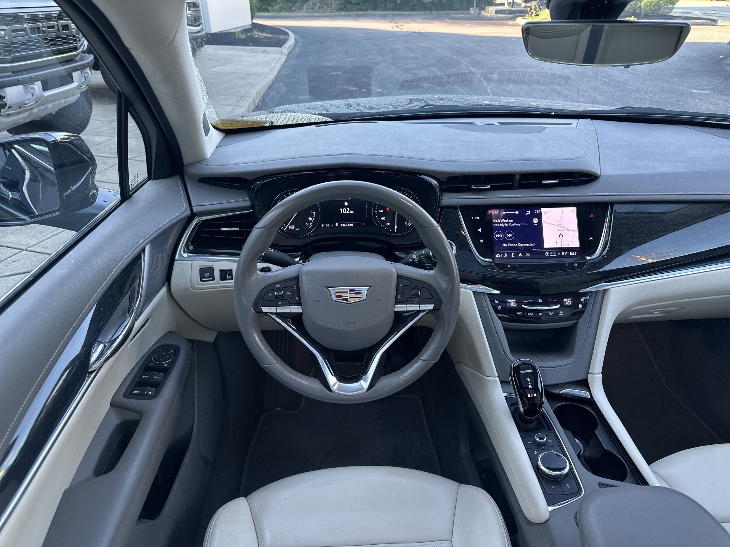 2022 Cadillac XT6 Premium Luxury photo 2