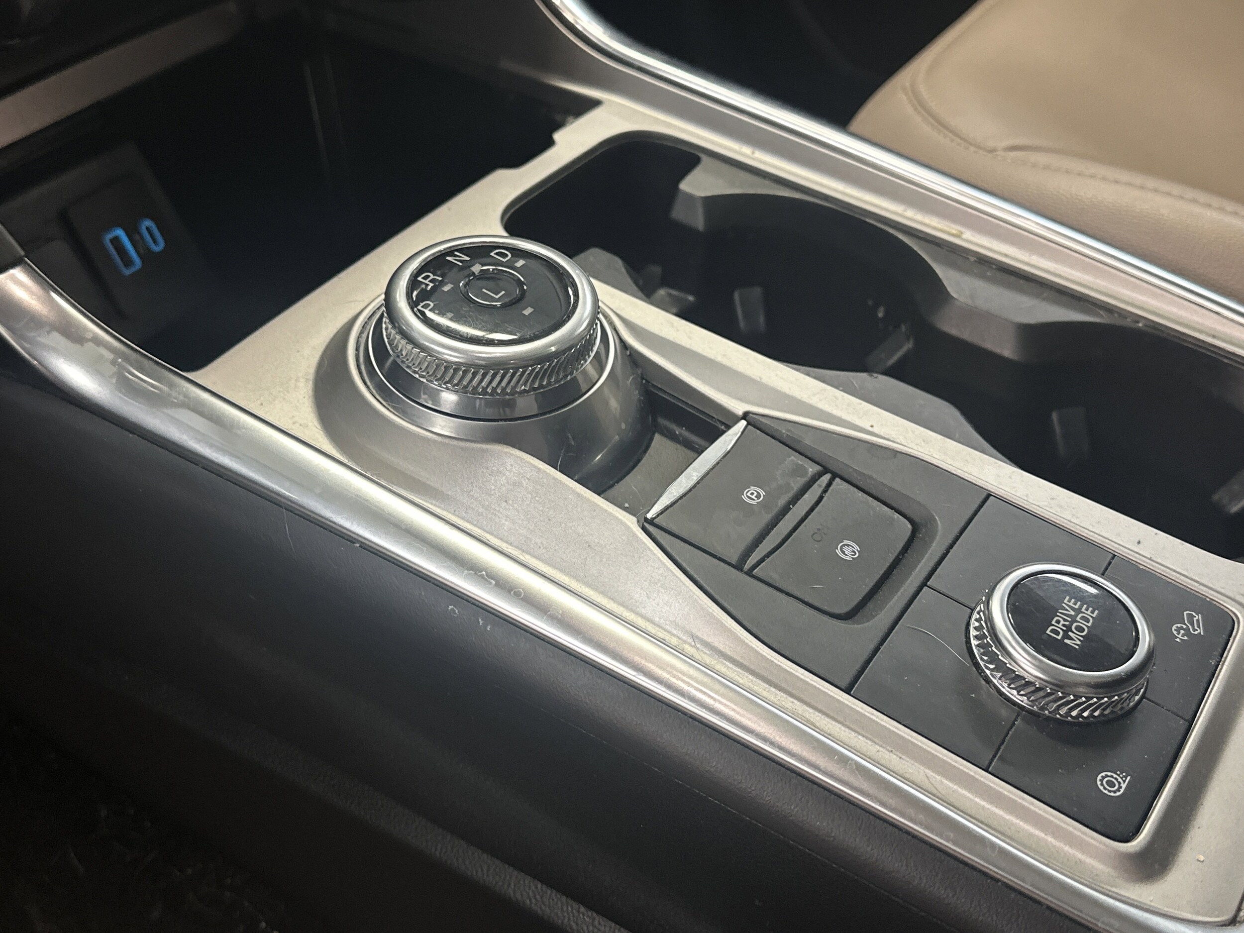 2023 Ford Explorer Limited photo 3