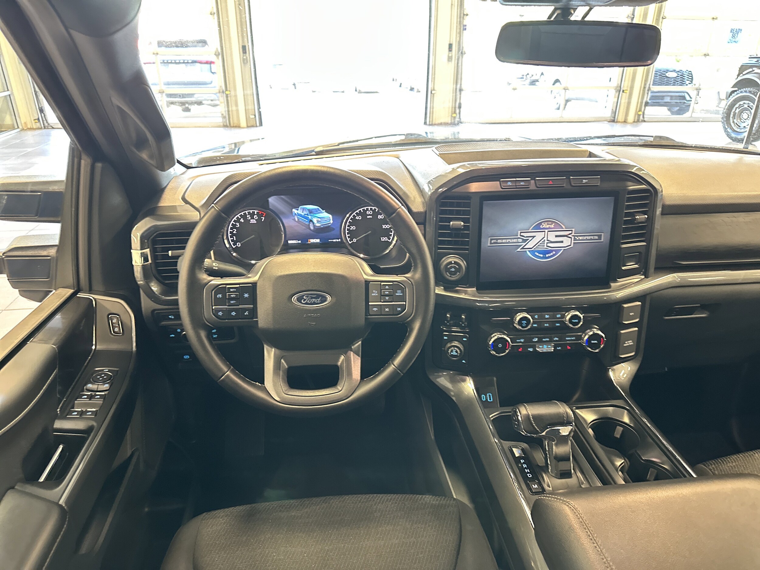 2023 Ford F-150 XLT photo 2