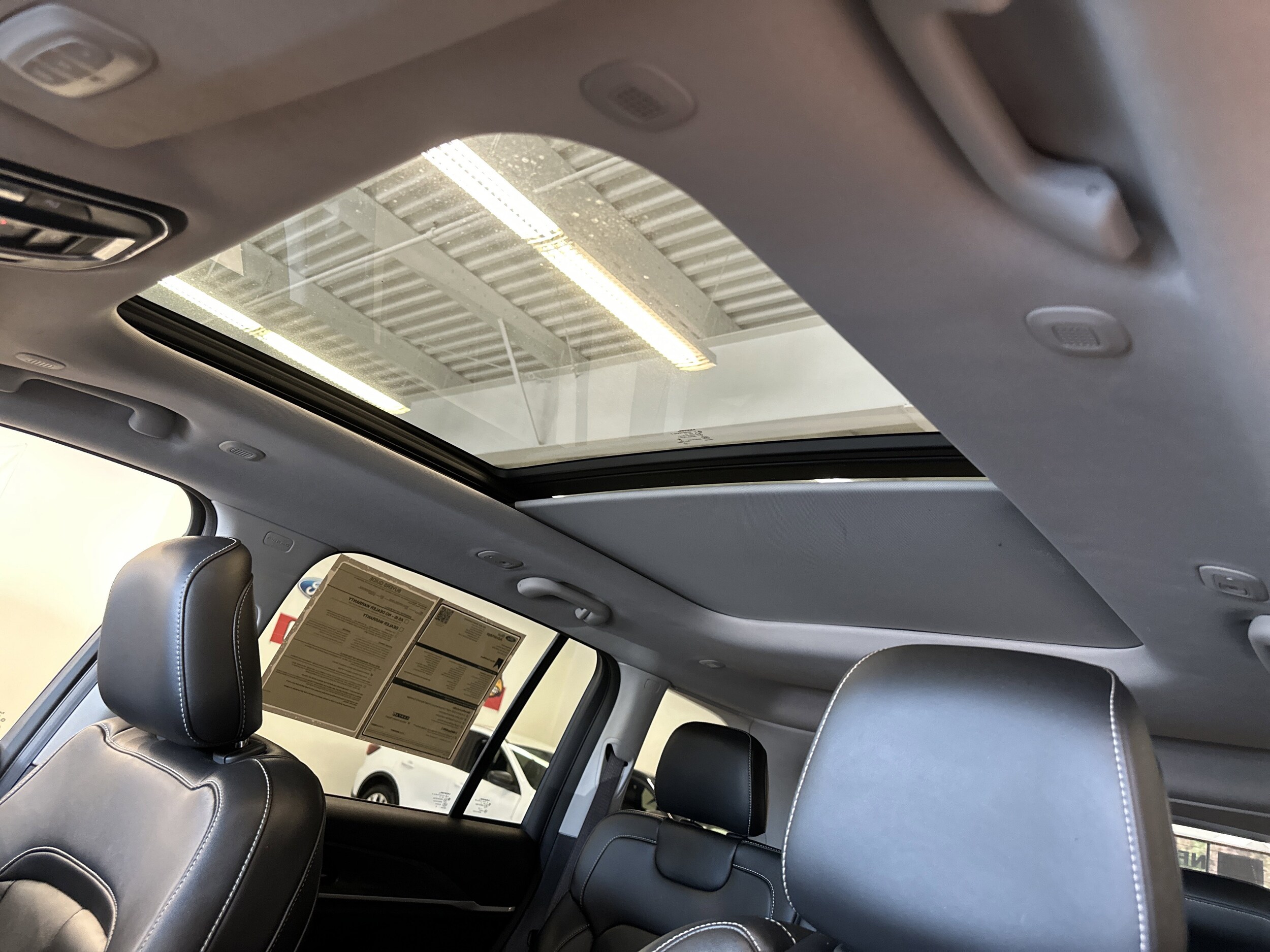 2022 Jeep Grand Cherokee Limited photo 3