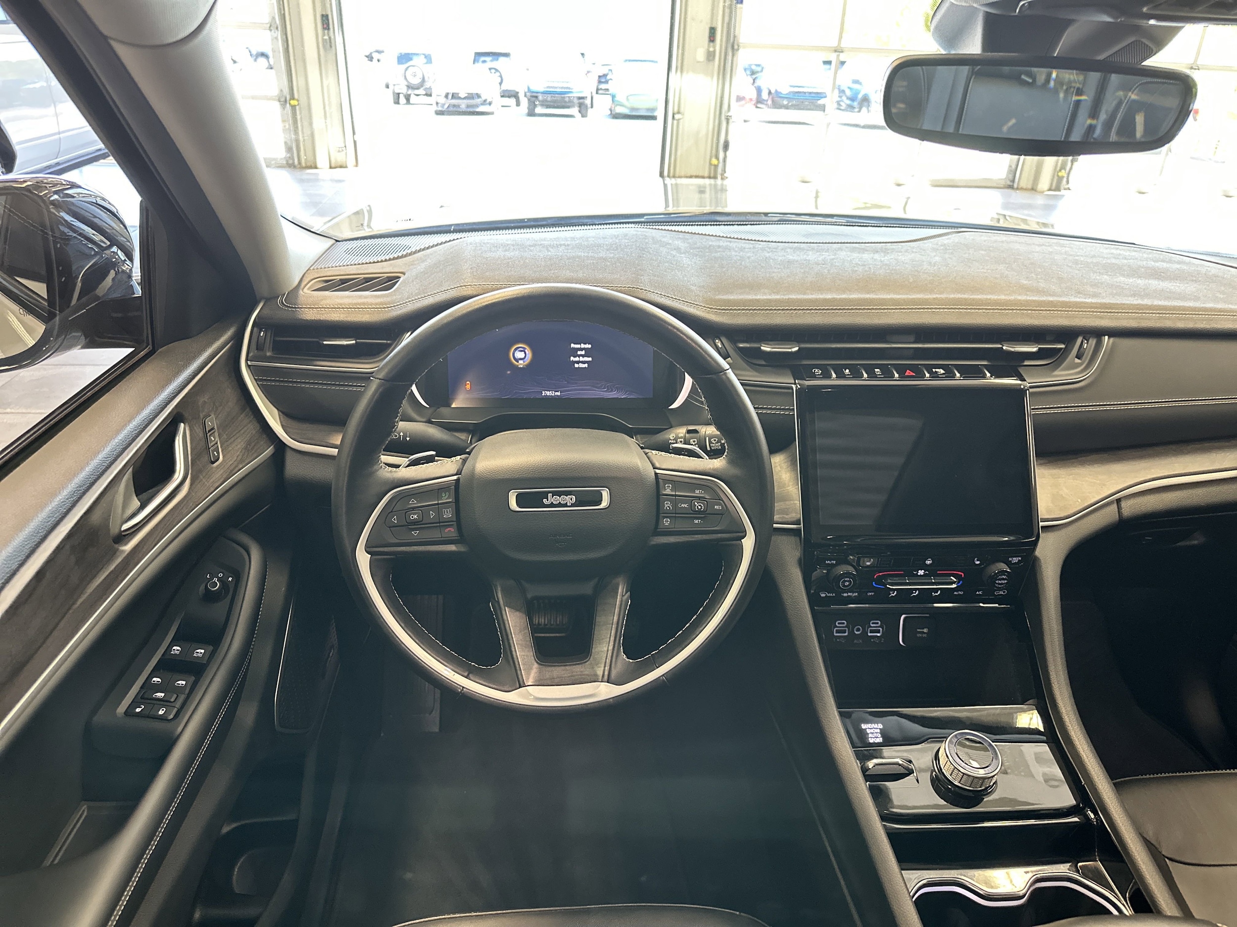 Certified 2022 Jeep Grand Cherokee Limited with VIN 1C4RJHBG3N8577207 for sale in Cincinnati, OH