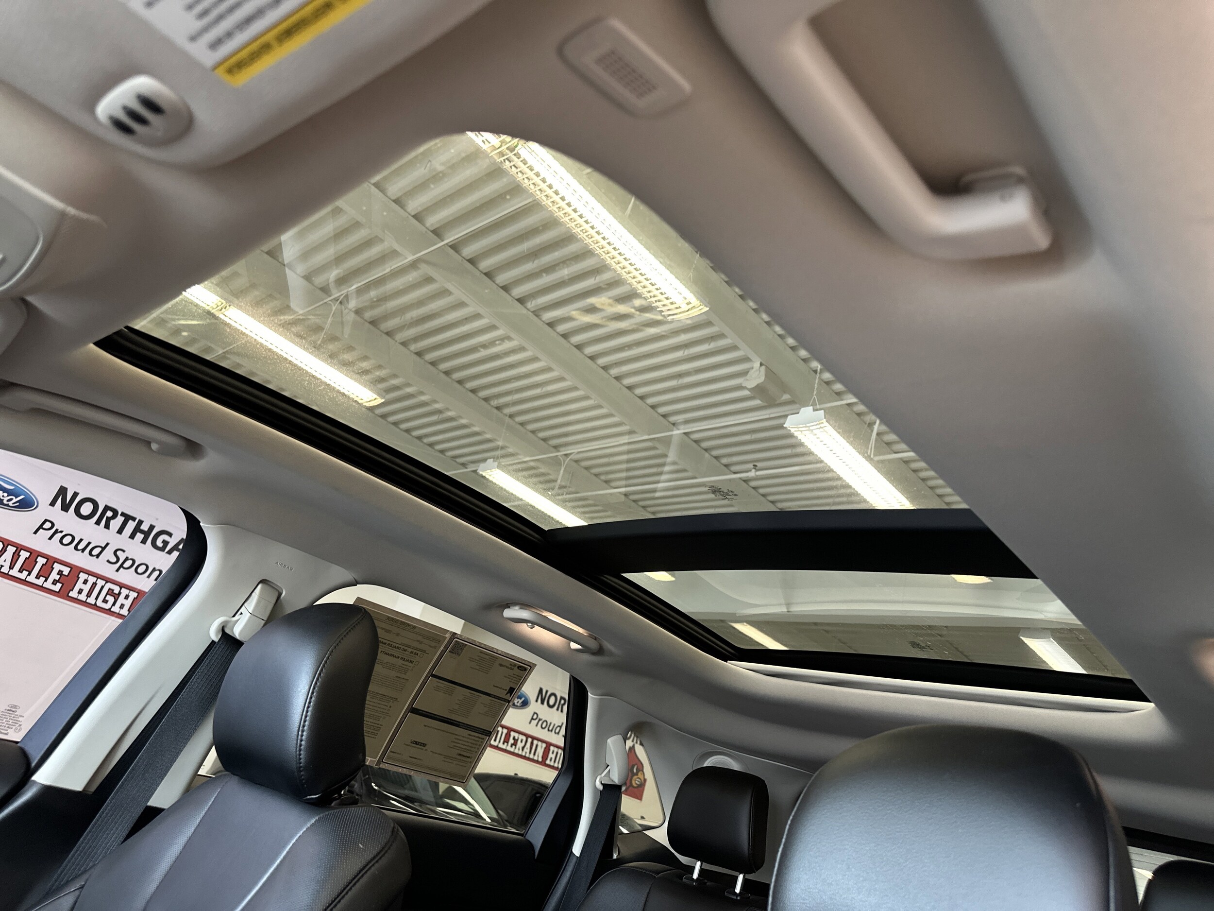2019 Ford Edge Titanium photo 4