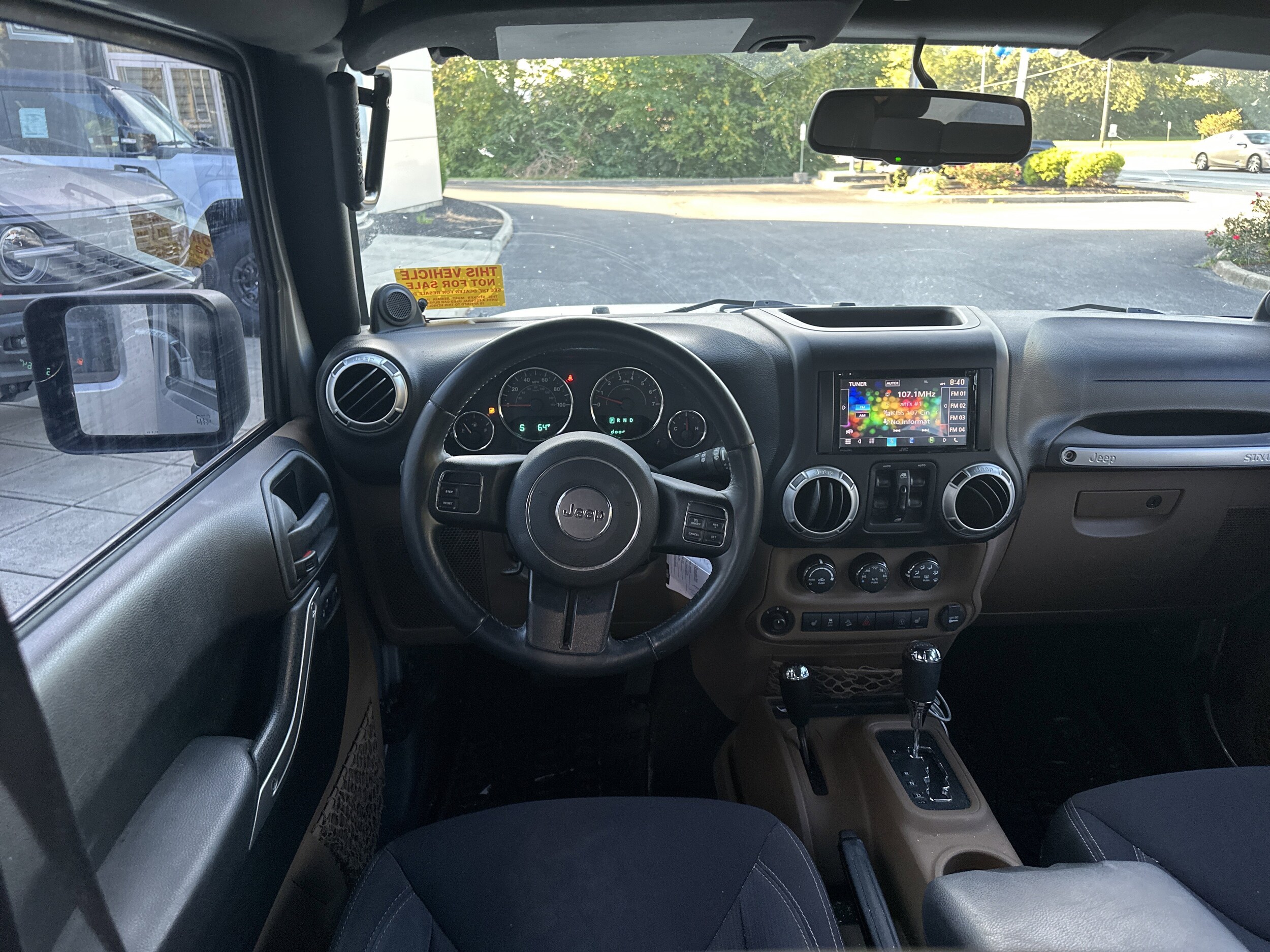 2013 Jeep Wrangler Unlimited Sahara photo 2