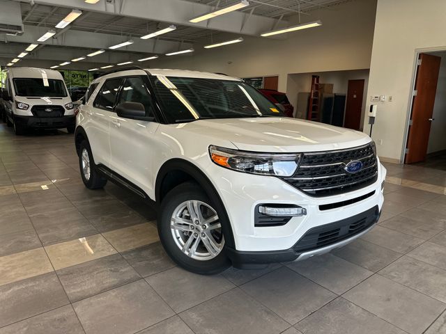 2023 Ford Explorer XLT 4WD's photo
