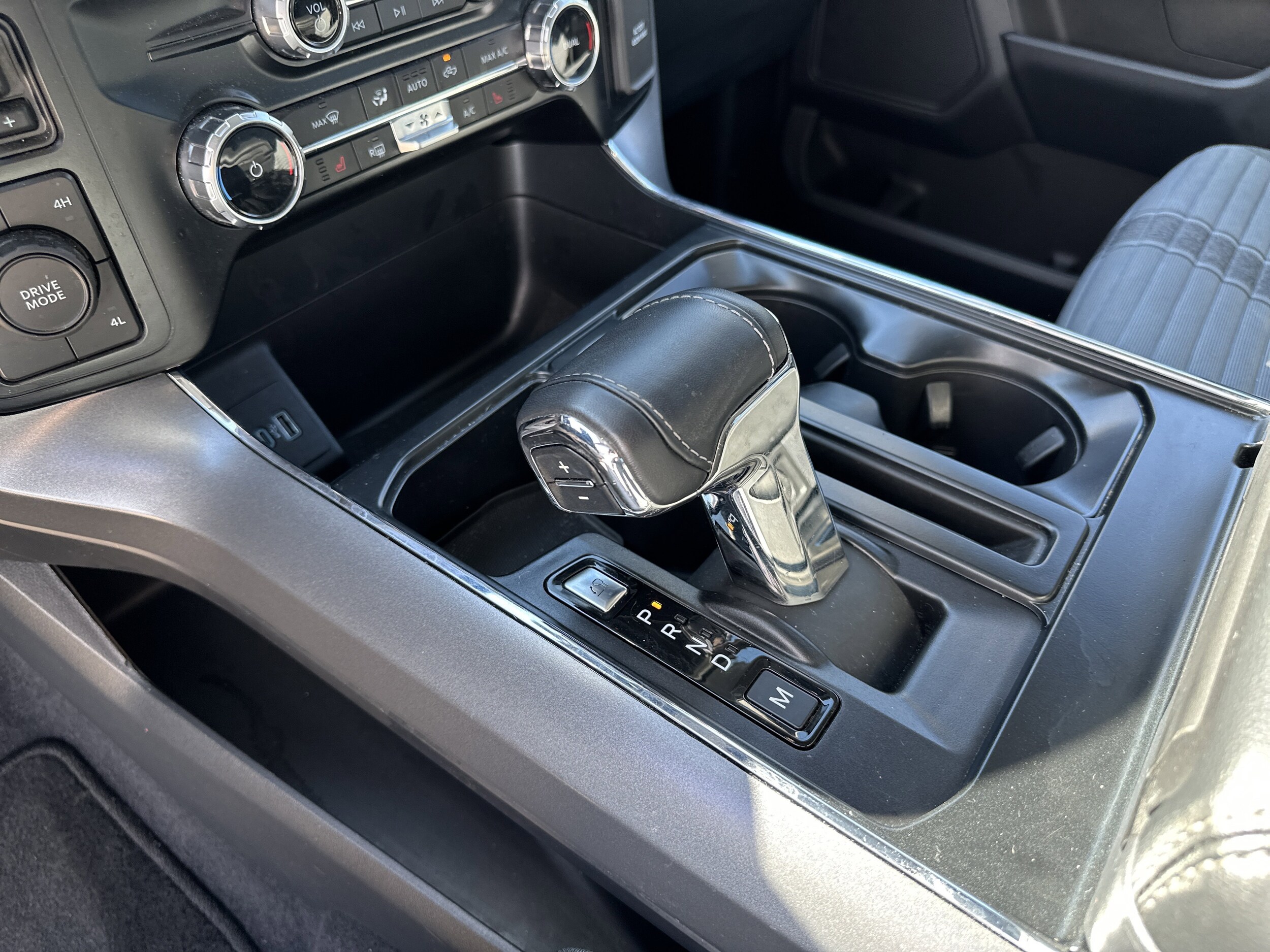 2023 Ford F-150 XLT photo 4