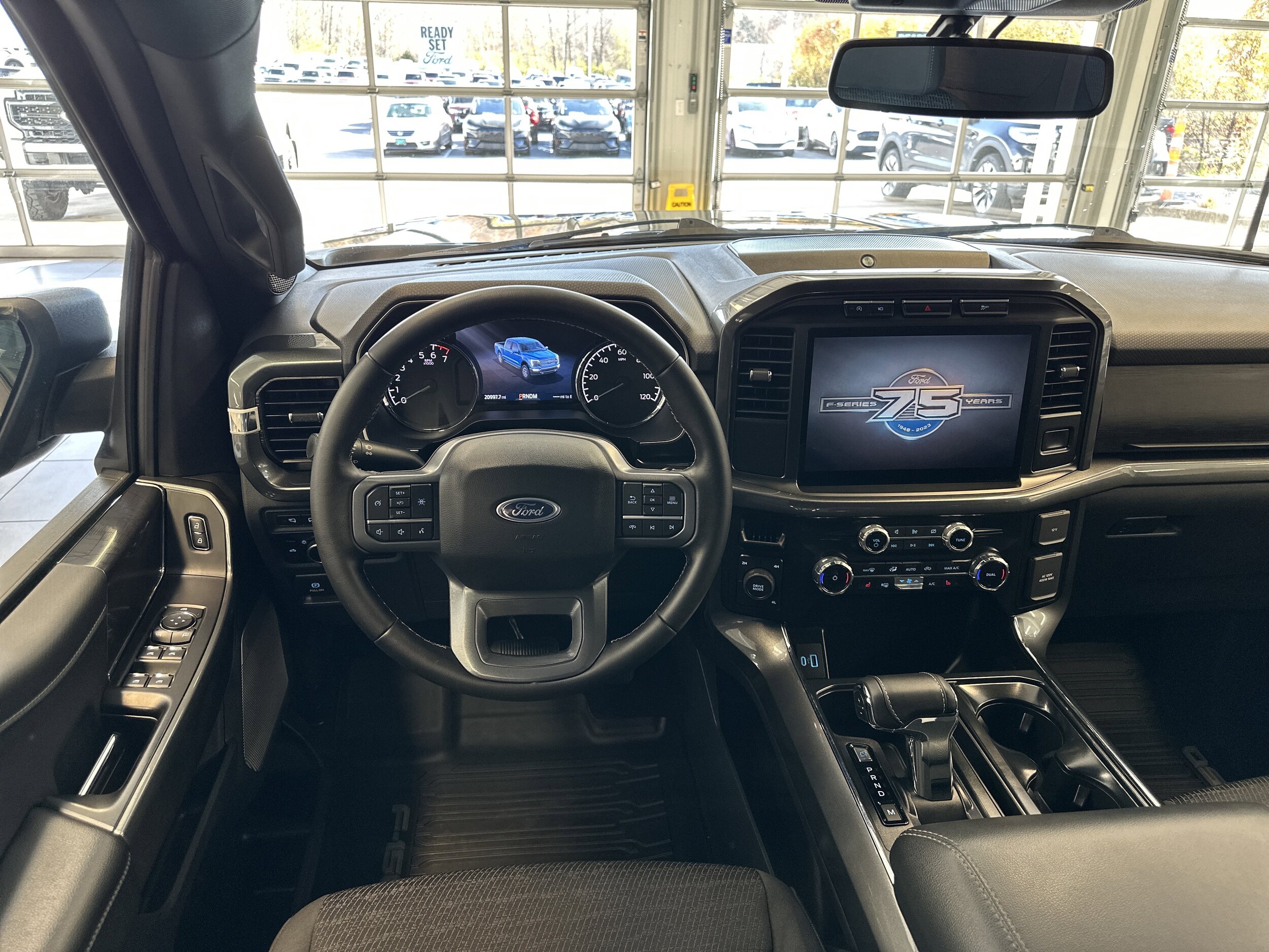 2023 Ford F-150 XLT photo 2