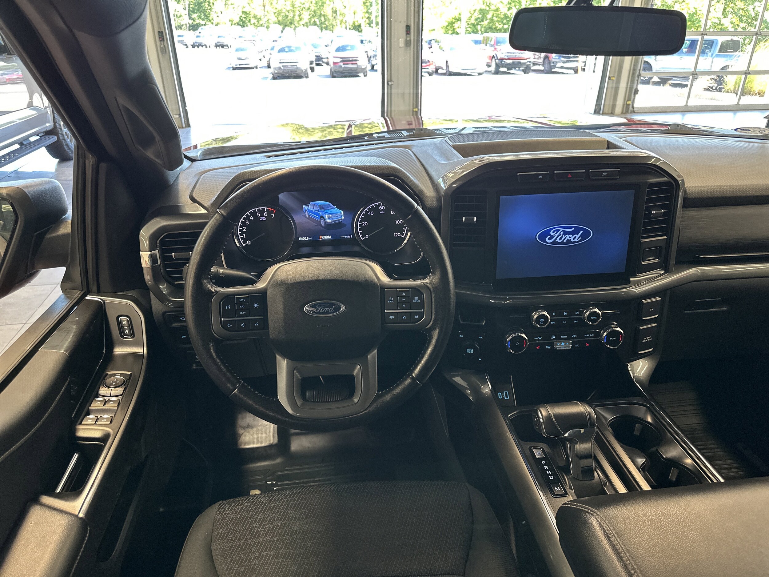 2022 Ford F-150 XLT photo 2