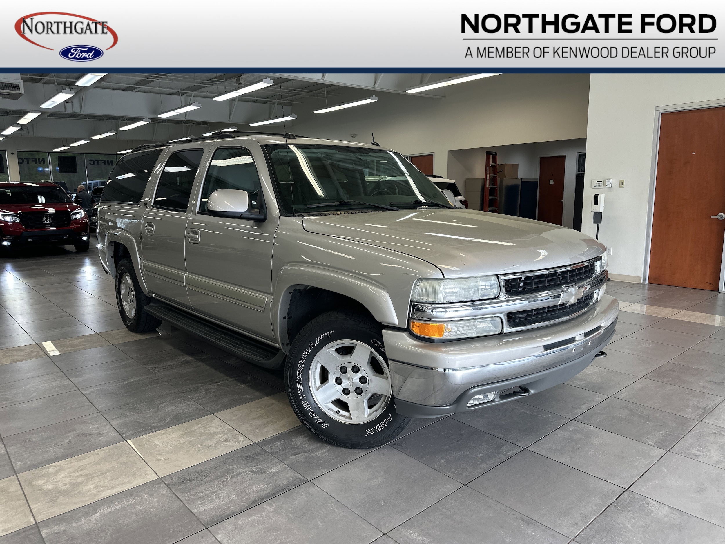 2004 Chevrolet Suburban LS