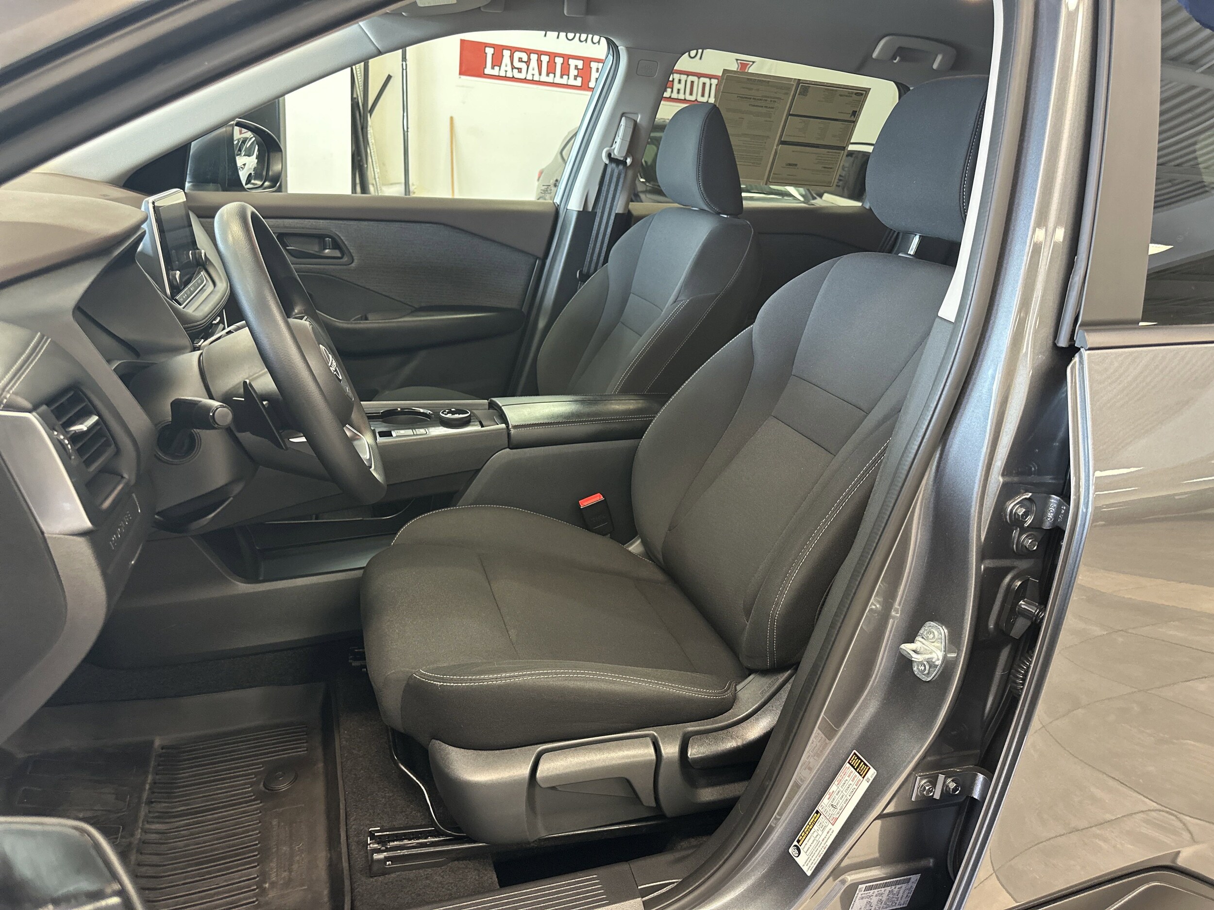 2023 Nissan Rogue S photo 4