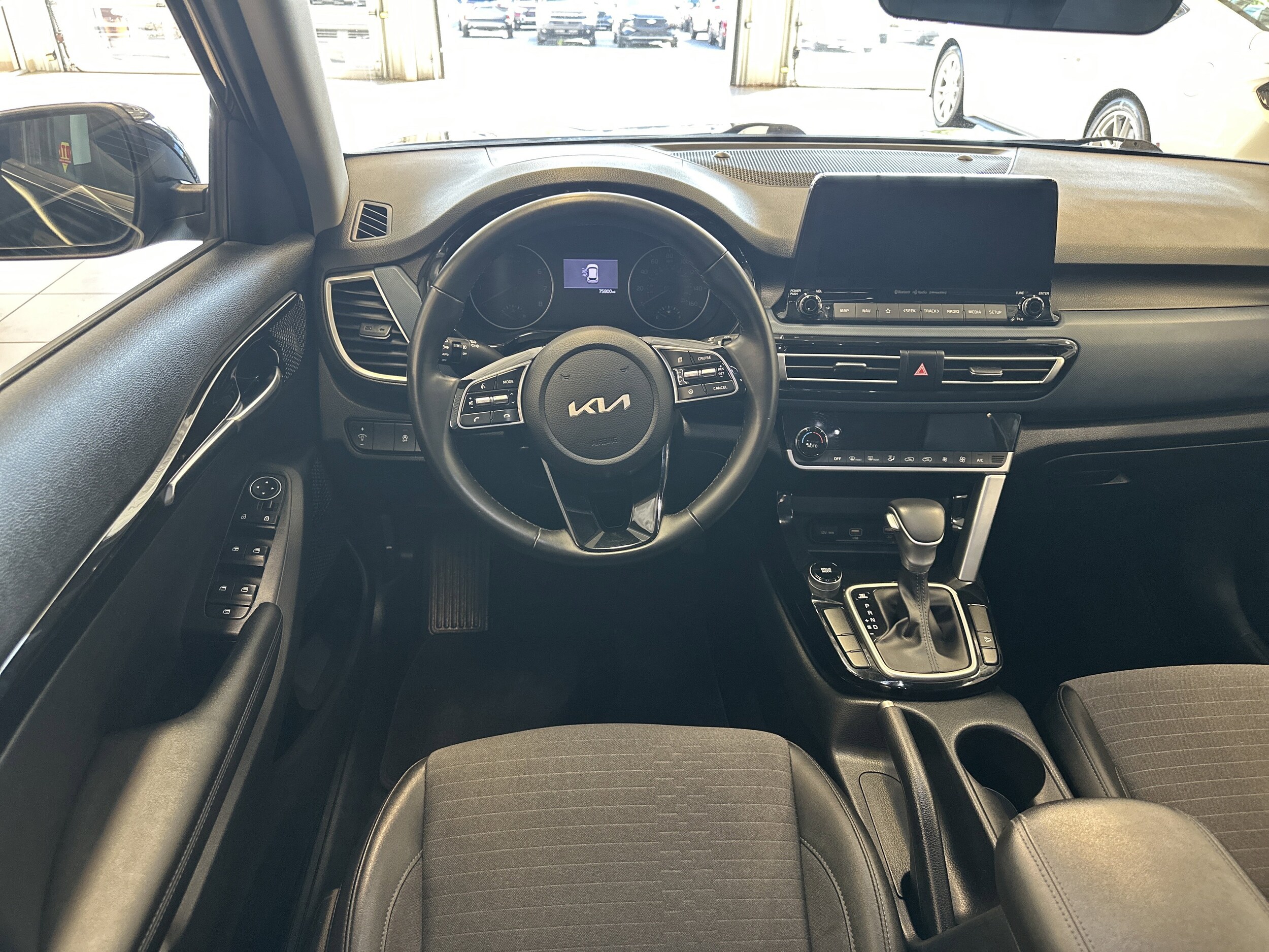2022 Kia Seltos S photo 2
