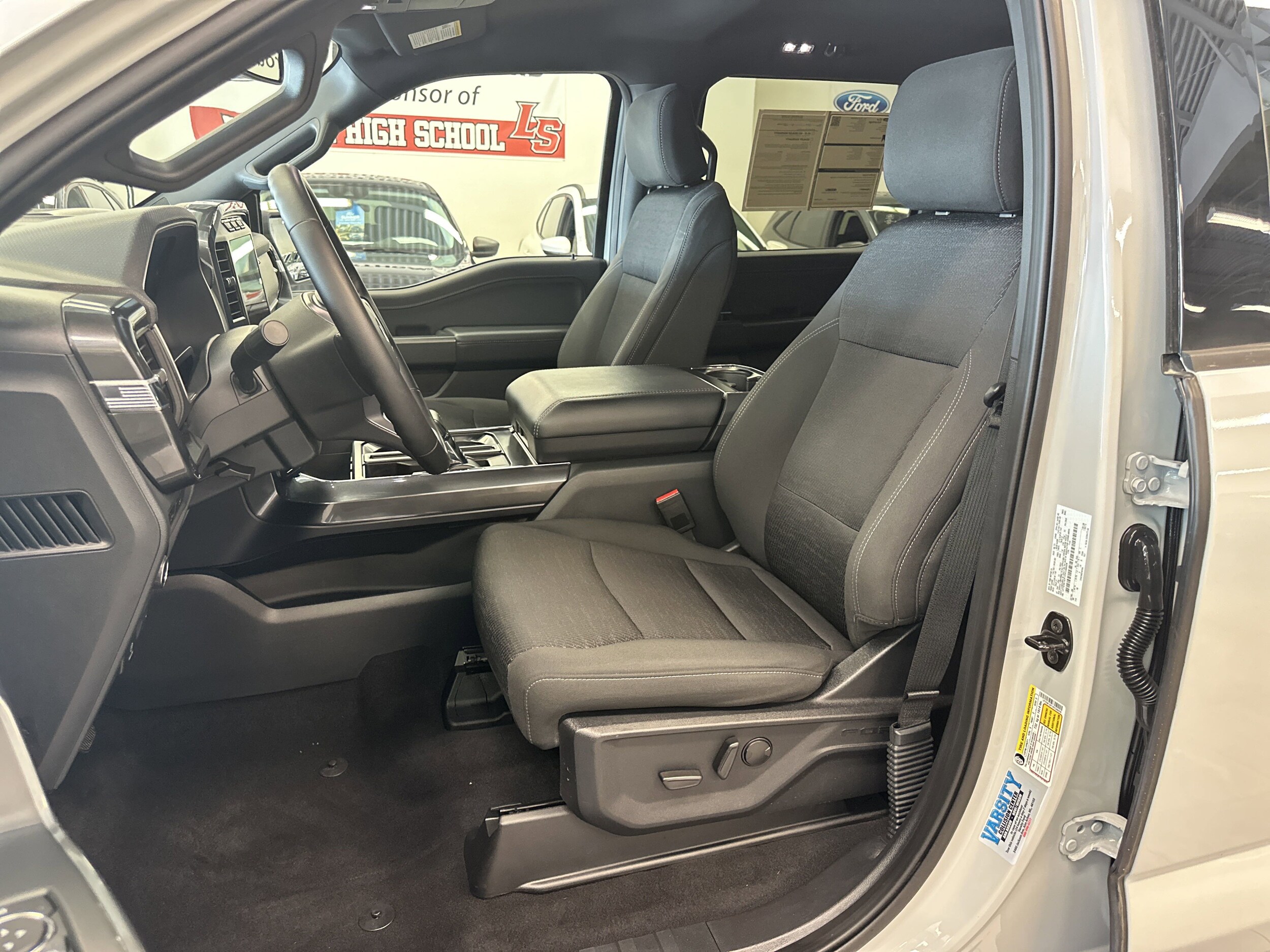 2023 Ford F-150 XLT photo 4