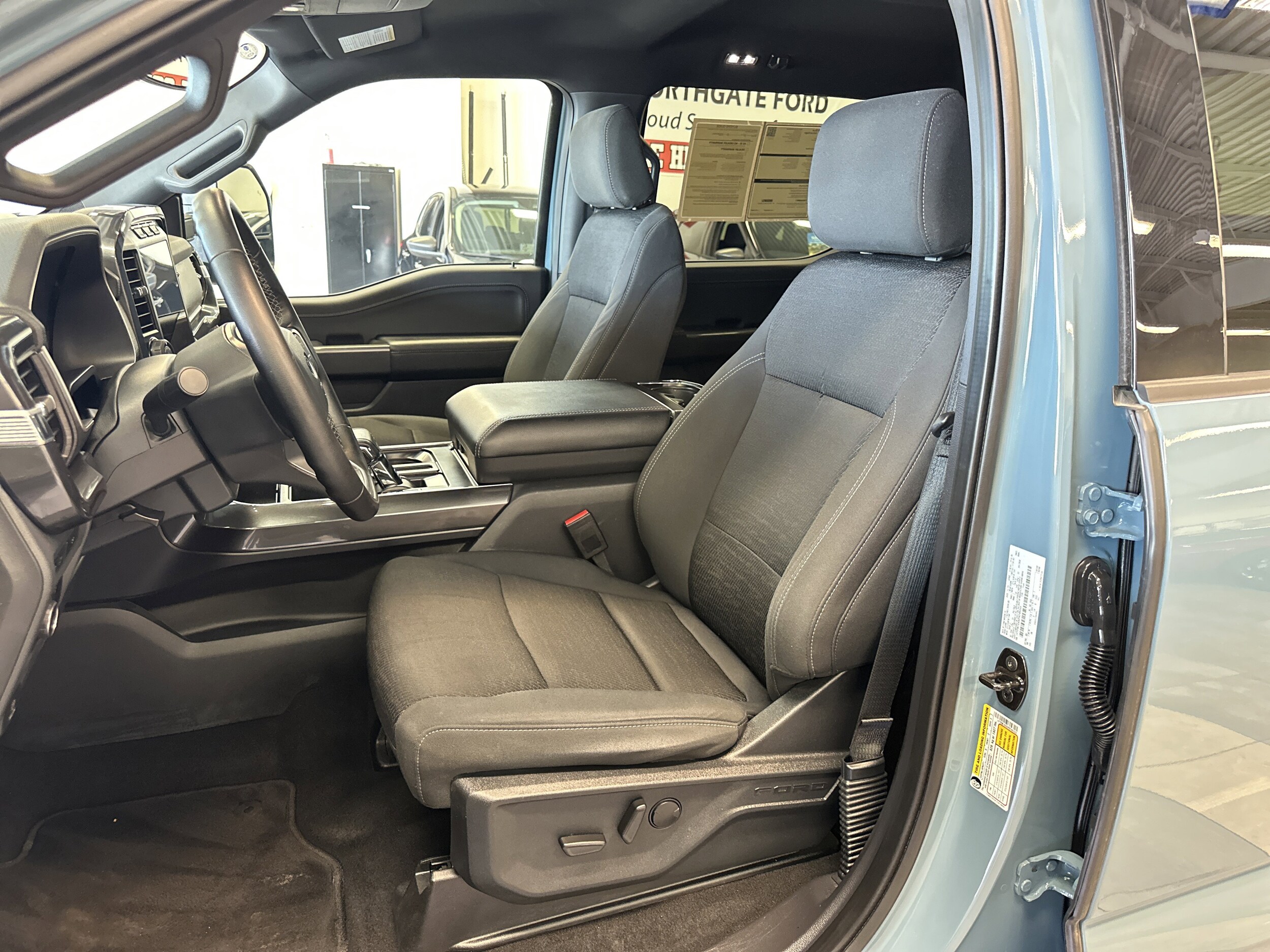 2023 Ford F-150 XLT photo 4