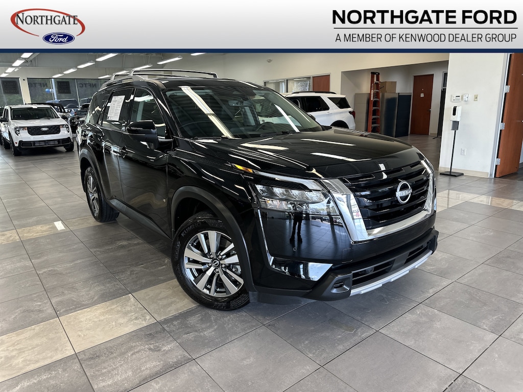 Used 2025 Nissan Pathfinder SL SUV