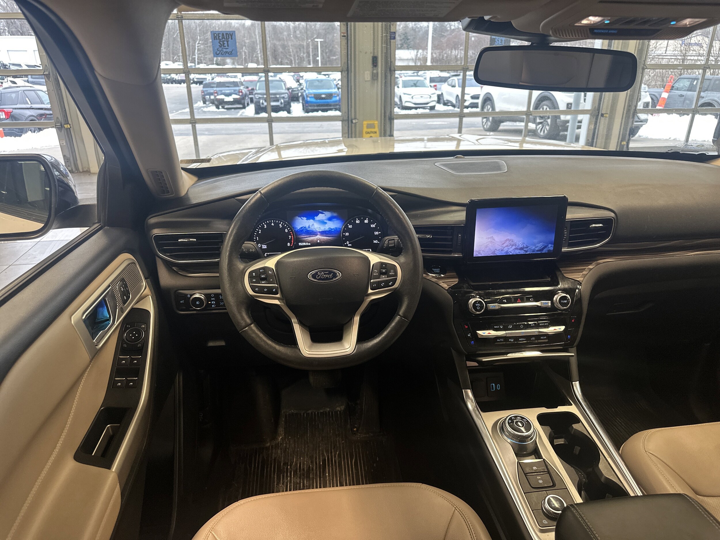 2023 Ford Explorer Limited photo 2