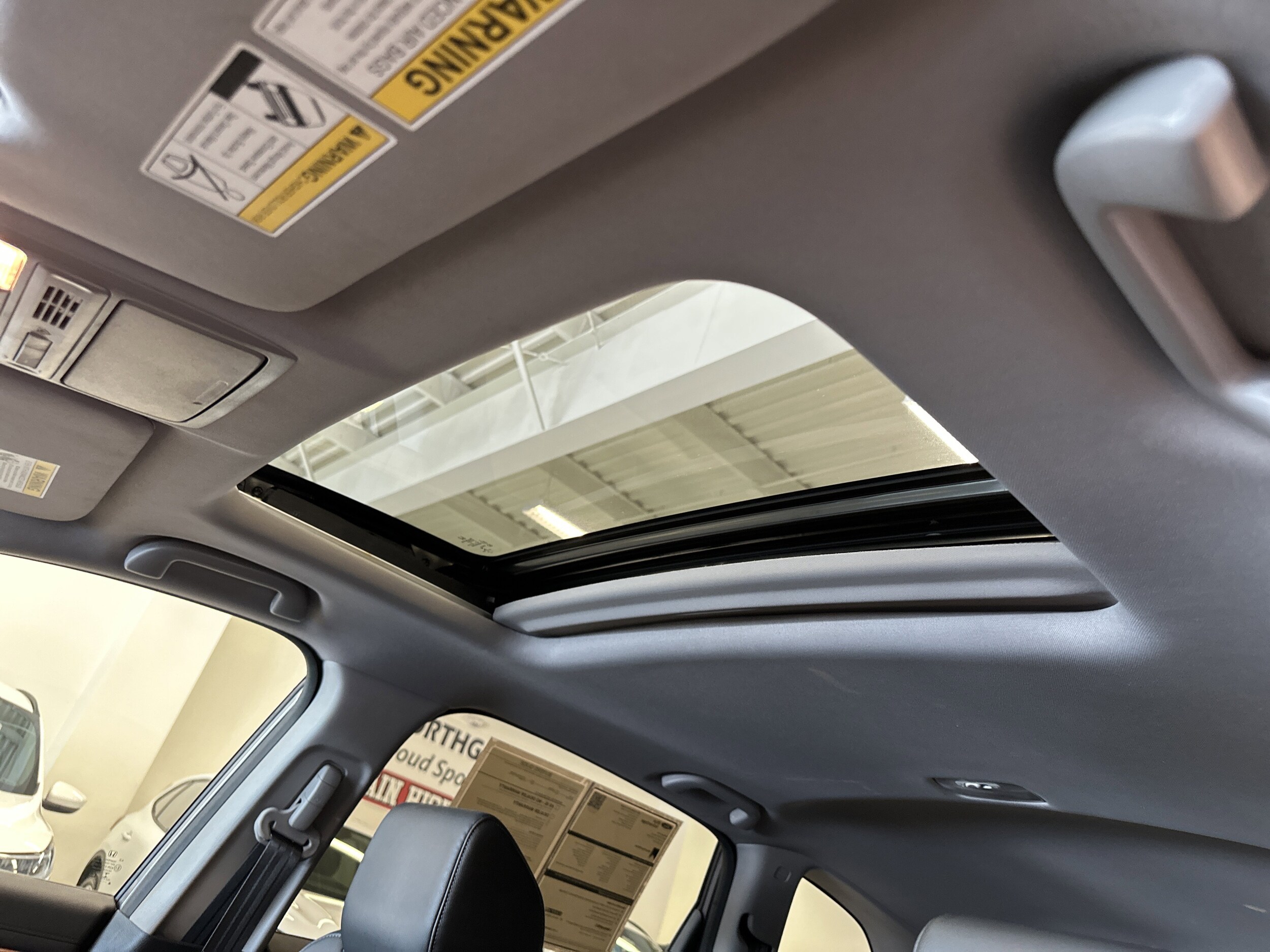 2020 Honda CR-V Hybrid Touring photo 4