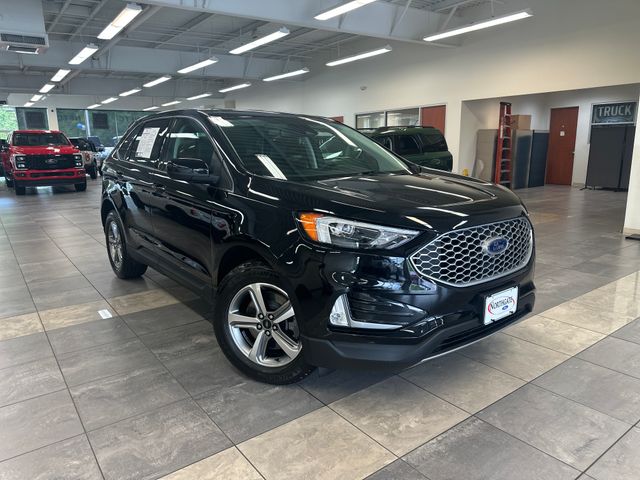 2024 Ford Edge SEL AWD's photo