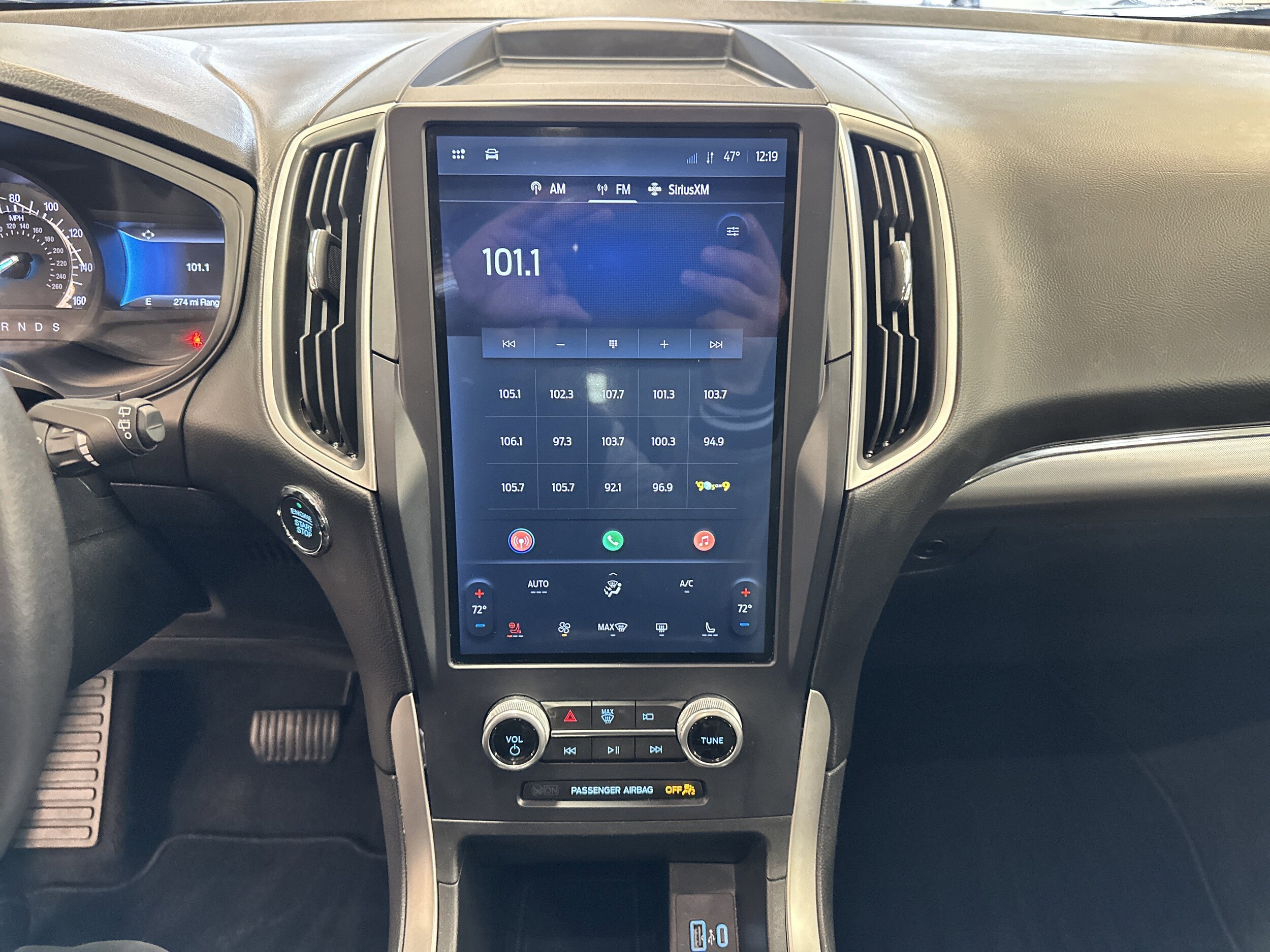2022 Ford Edge SEL photo 3