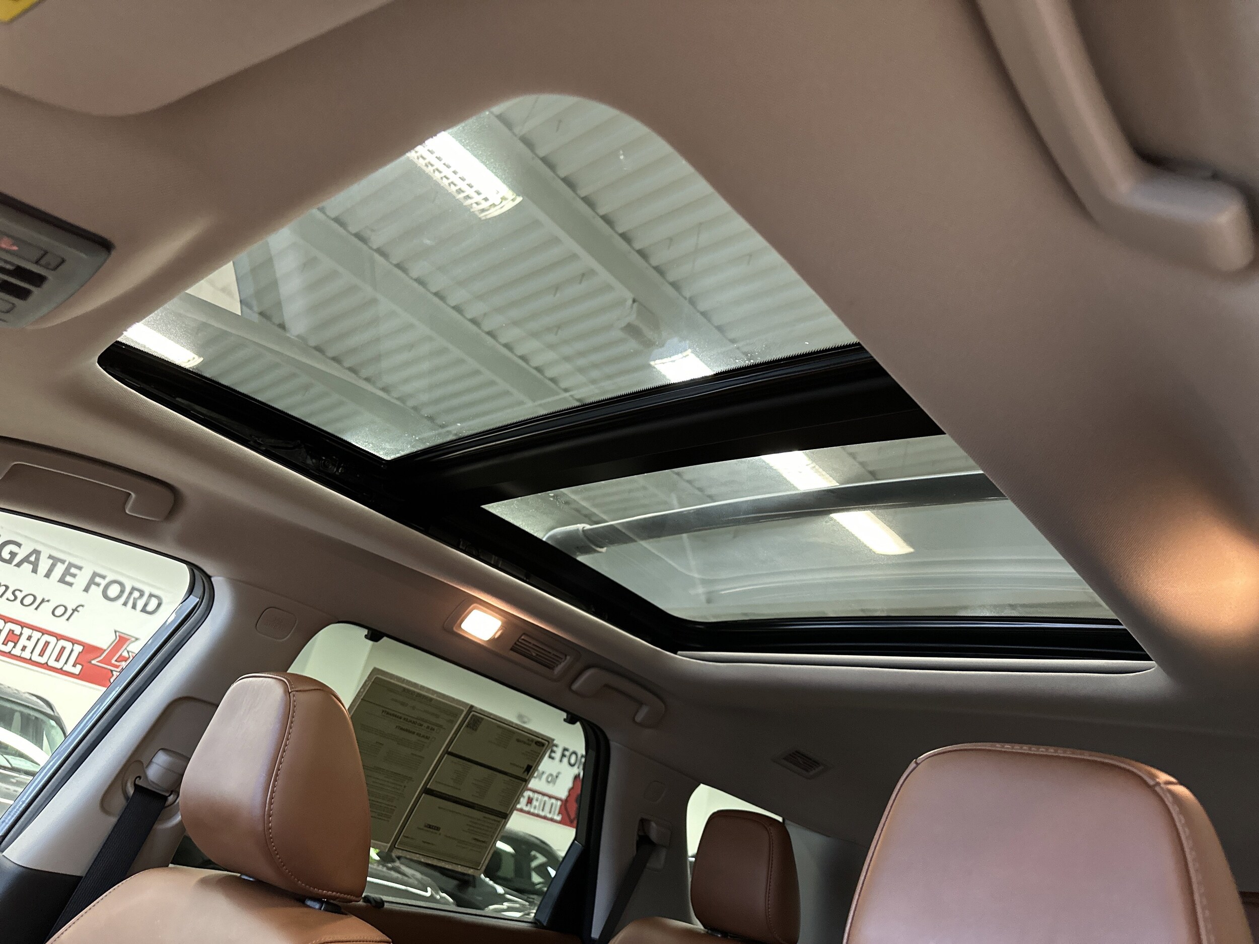 2023 Nissan Pathfinder Platinum photo 4