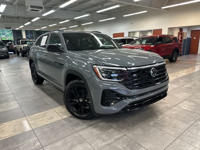 2025 Volkswagen Atlas Cross Sport 2.0T SEL R-Line 4MOTION's photo
