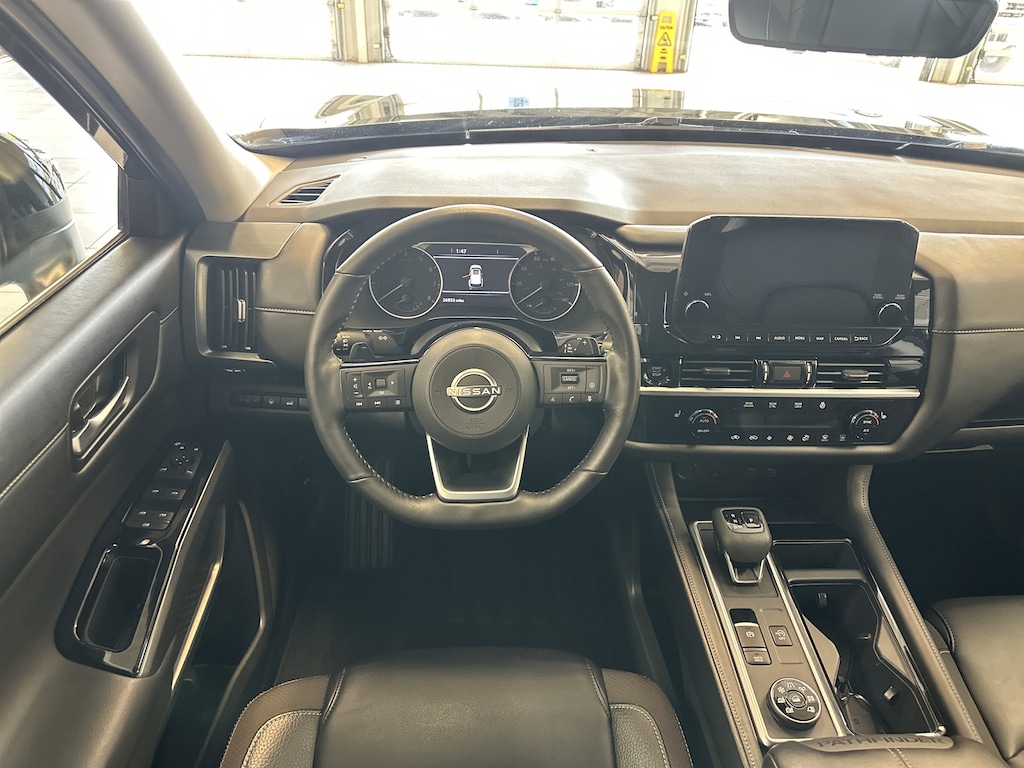 Used 2025 Nissan Pathfinder SL SUV