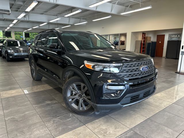 2023 Ford Explorer XLT 4WD's photo