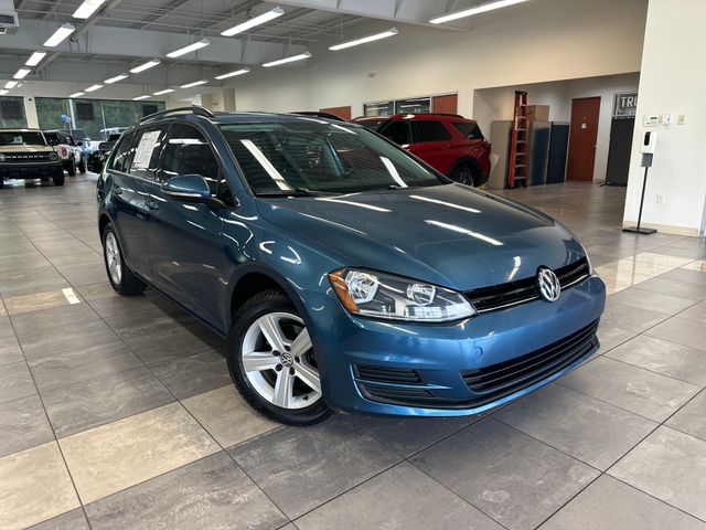 2015 Volkswagen Golf SportWagen TDI S's photo