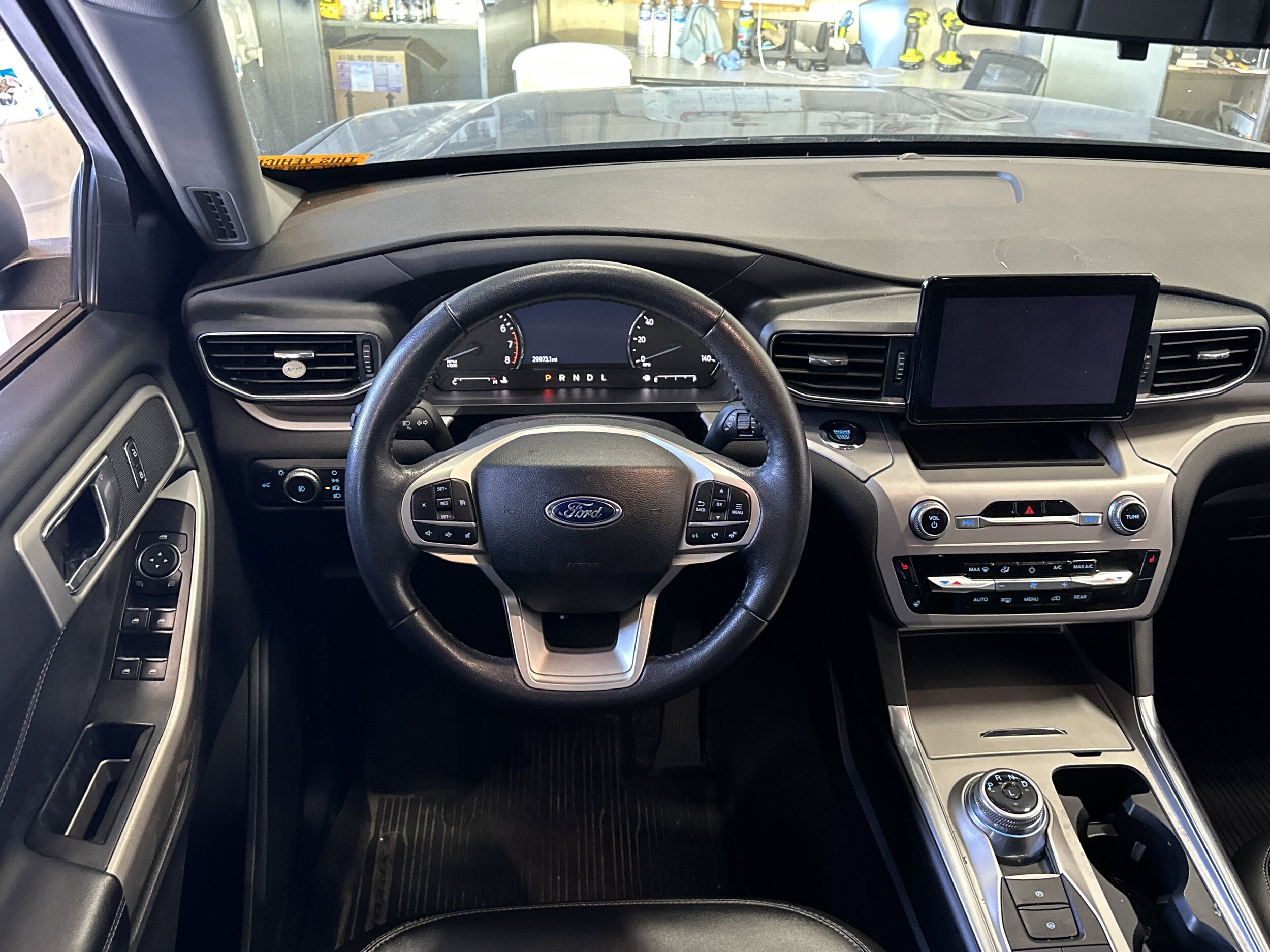 2022 Ford Explorer XLT photo 2