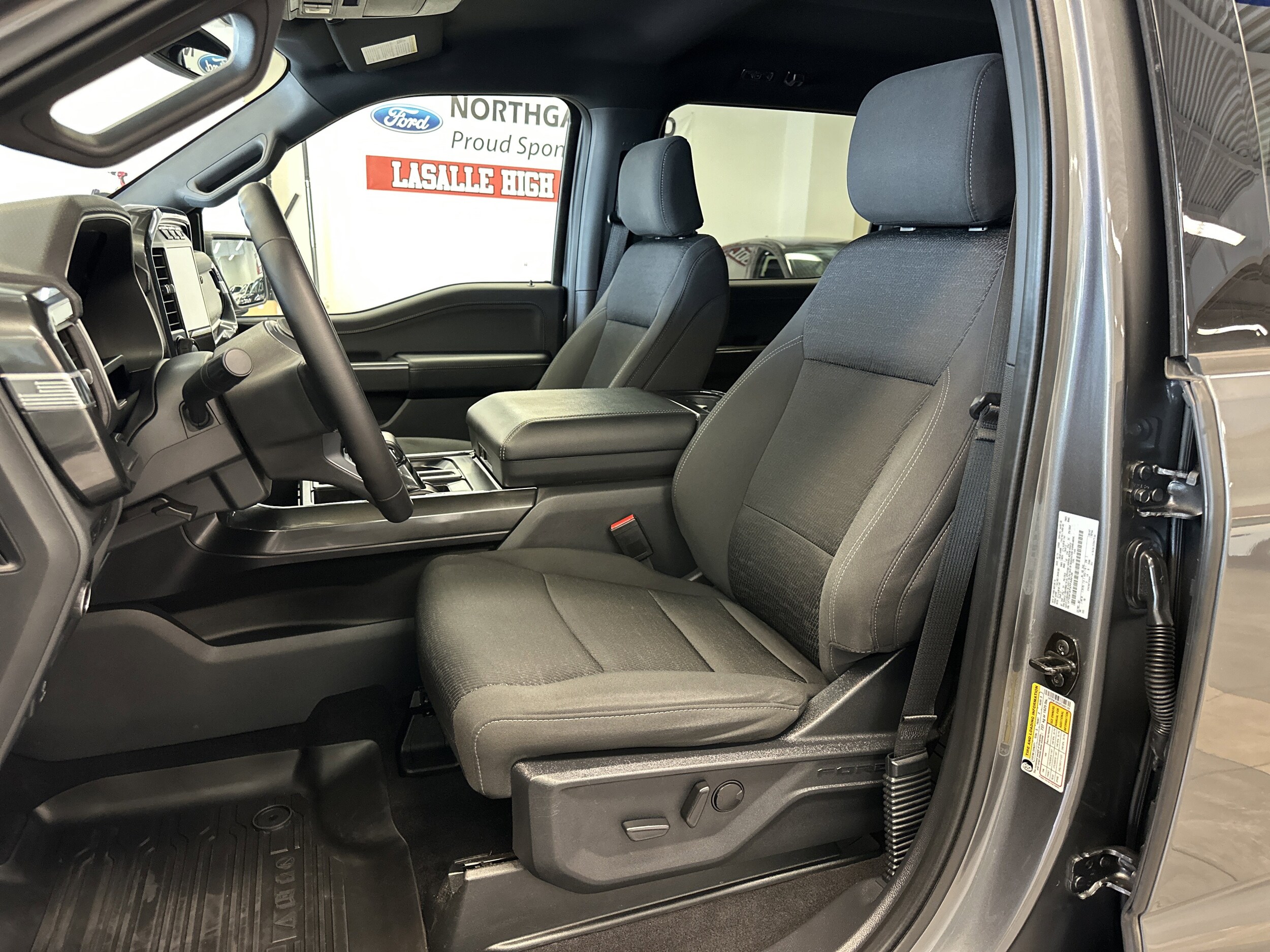2023 Ford F-150 XLT photo 4